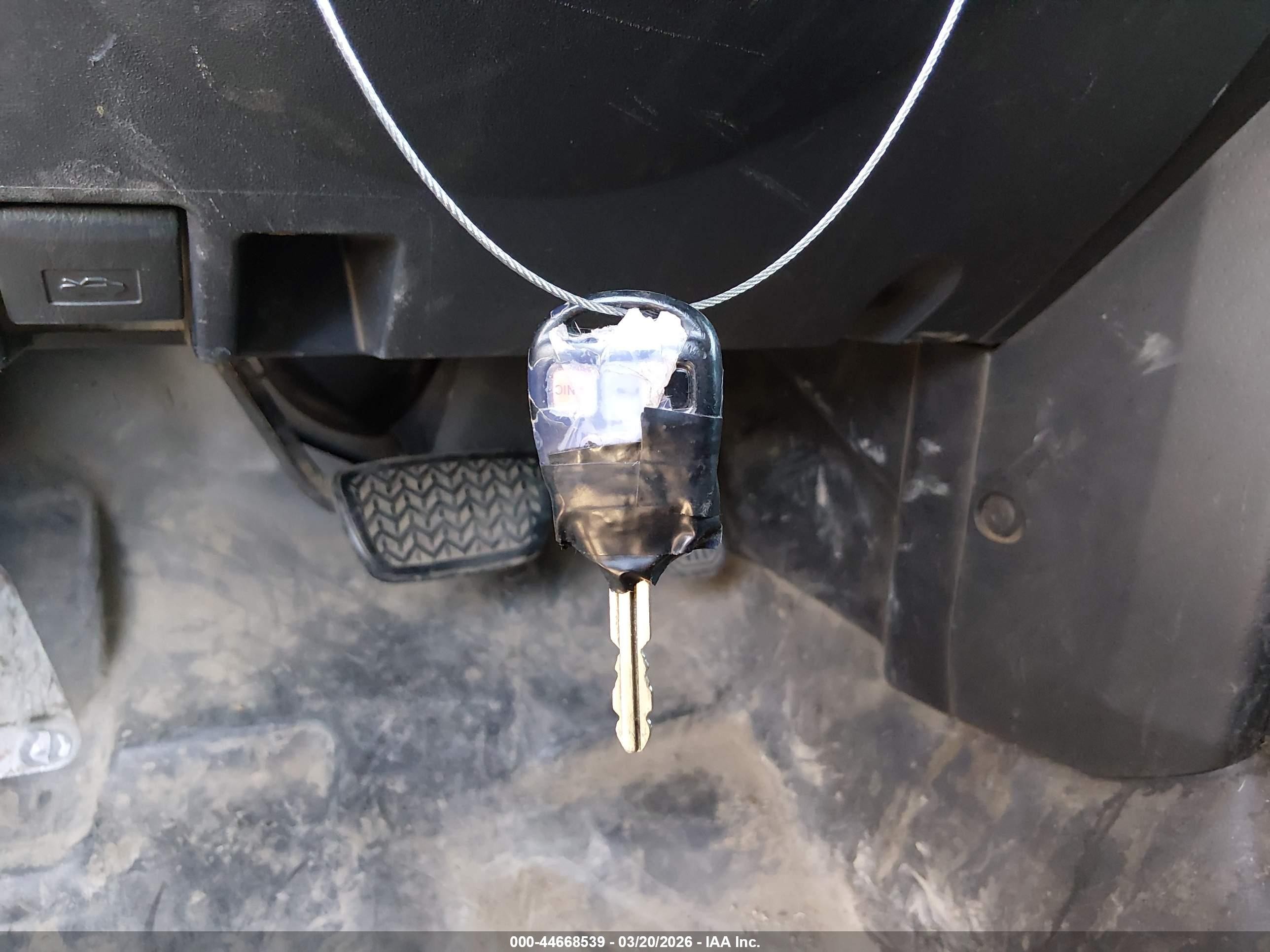2008 Toyota Fj Cruiser   Серебряный vin: JTEBU11F28K033728