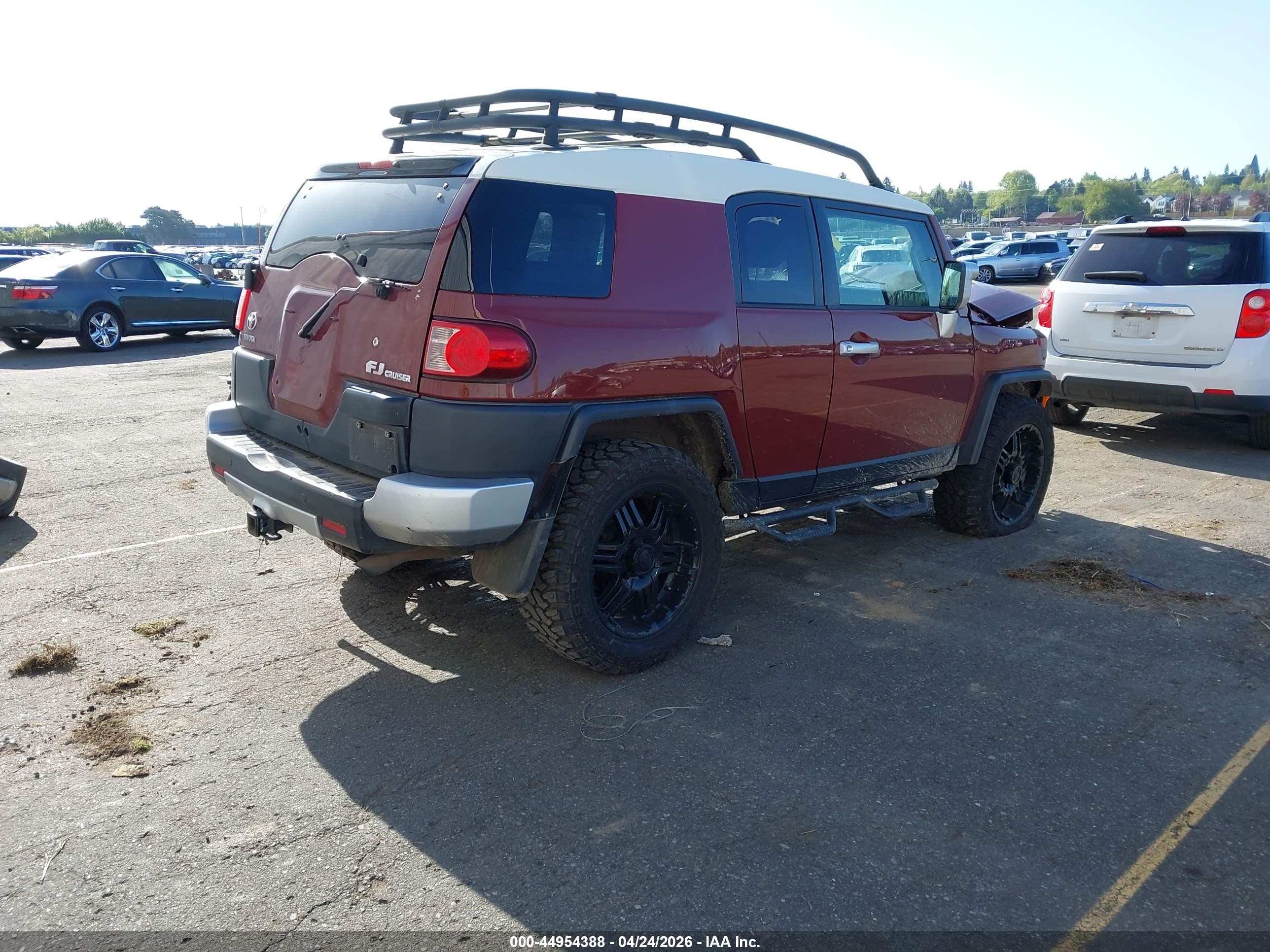 2008 Toyota Fj Cruiser   Maroon vin: JTEBU11F28K055034