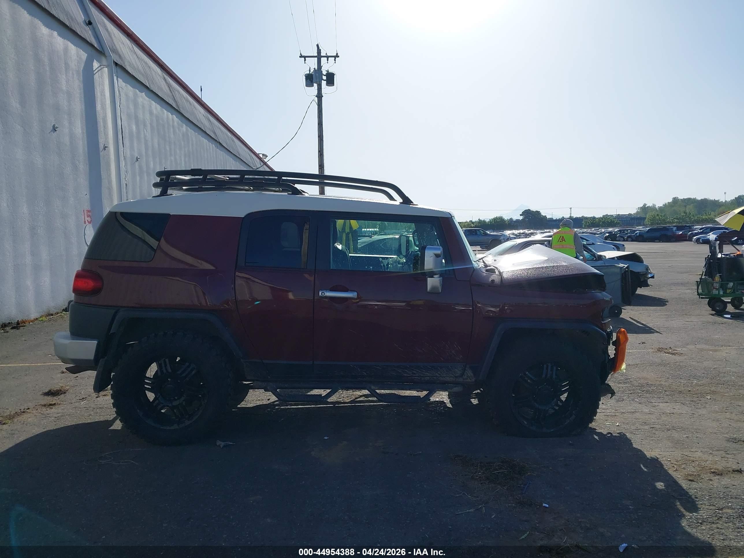2008 Toyota Fj Cruiser   Maroon vin: JTEBU11F28K055034