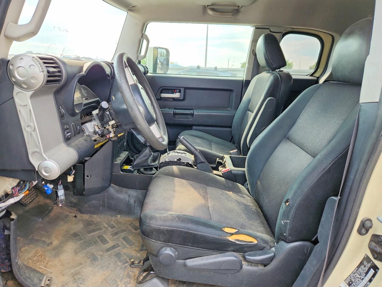 2009 Toyota Fj Cruiser Base Tan vin: JTEBU11F29K058887