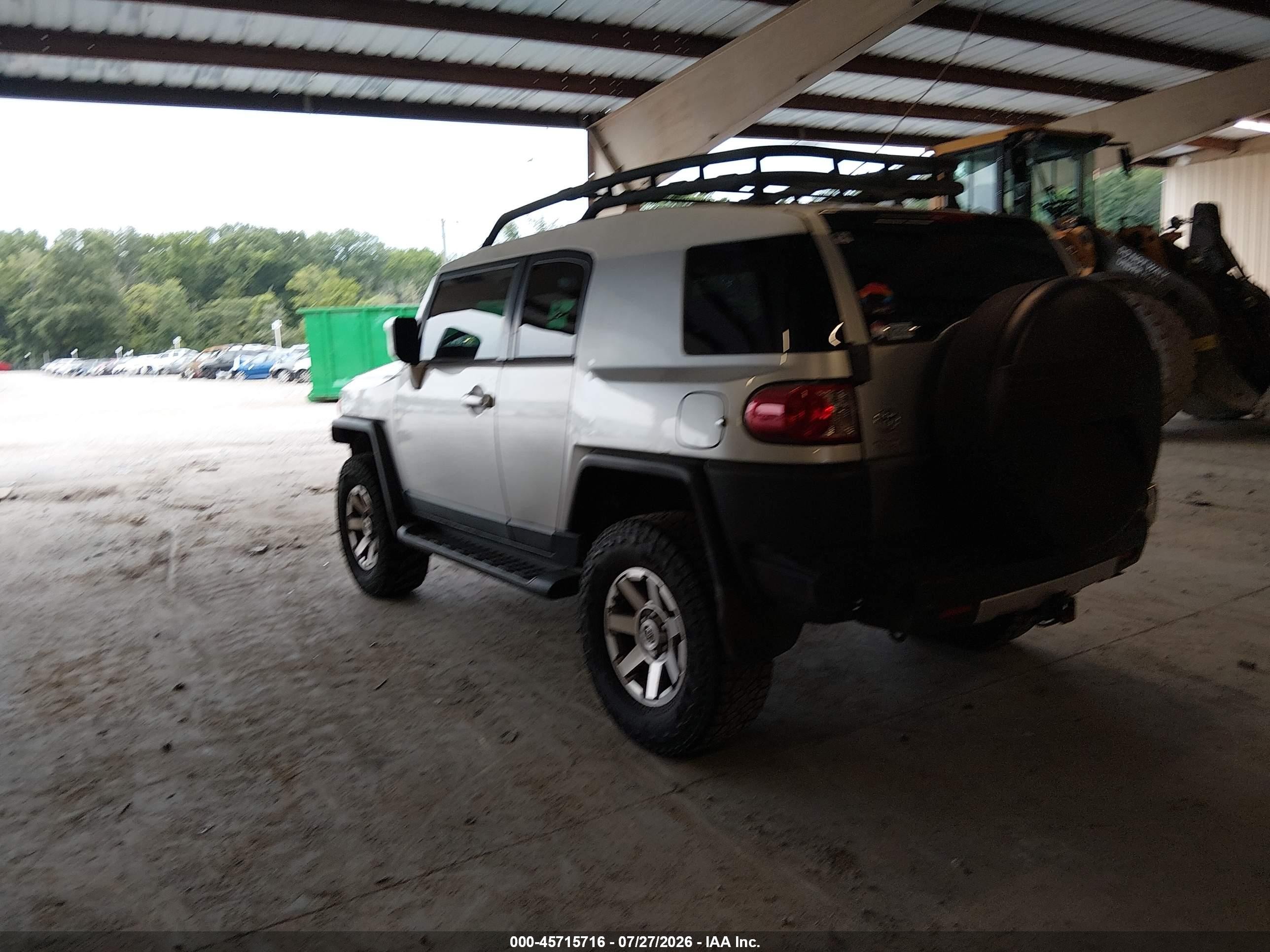 2007 Toyota Fj Cruiser   Silver vin: JTEBU11F370007956