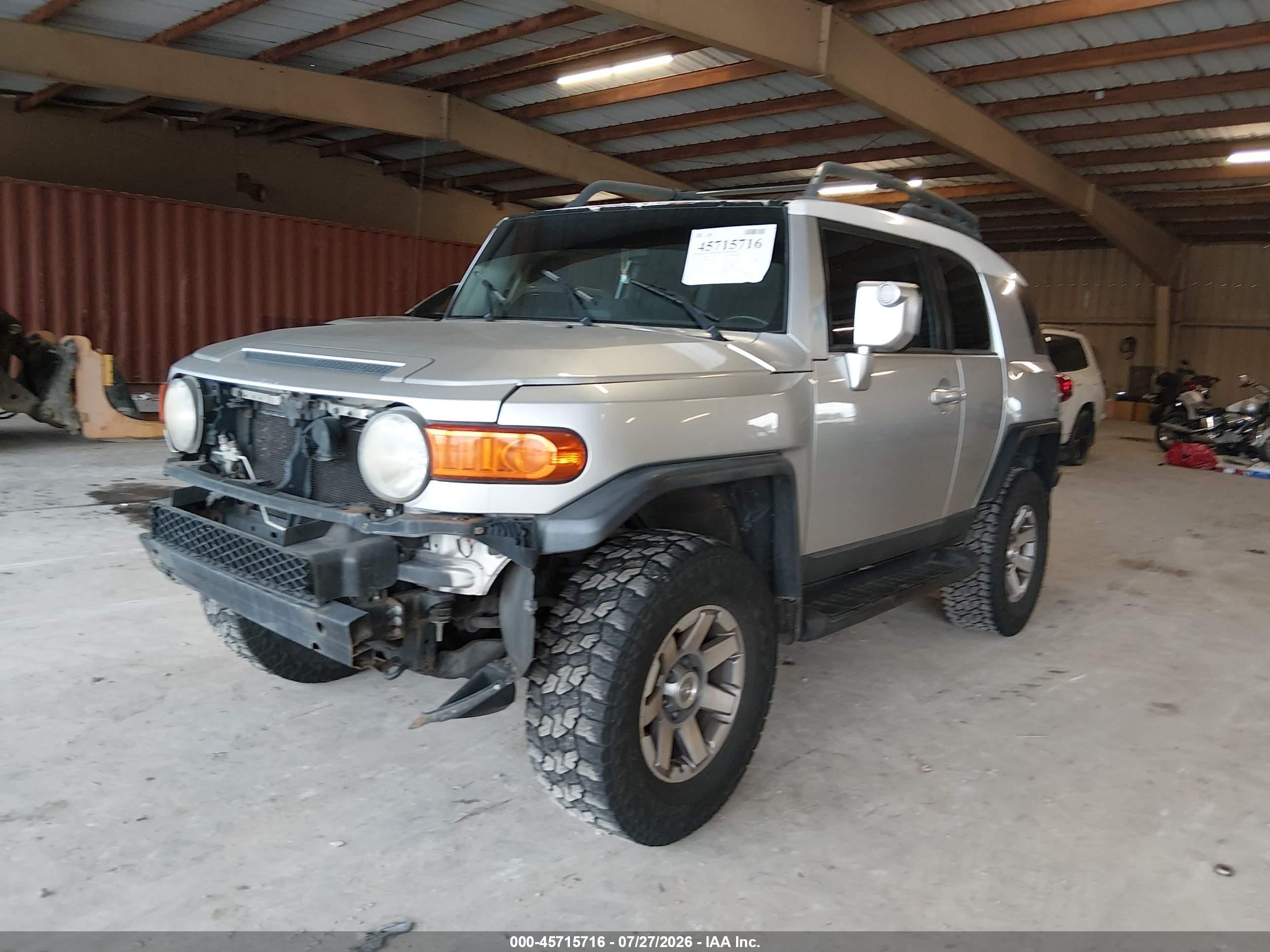 2007 Toyota Fj Cruiser   Silver vin: JTEBU11F370007956