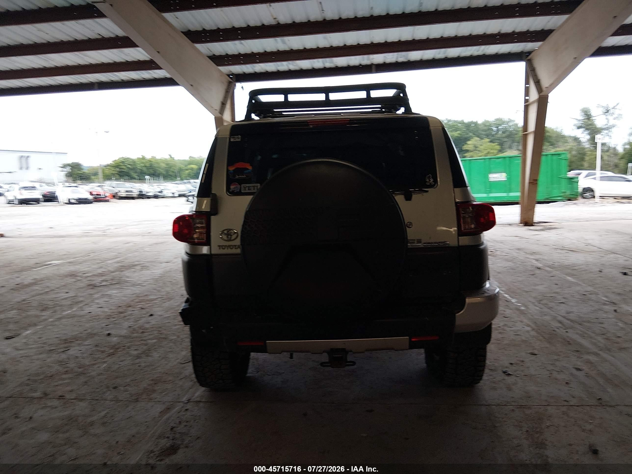 2007 Toyota Fj Cruiser   Silver vin: JTEBU11F370007956