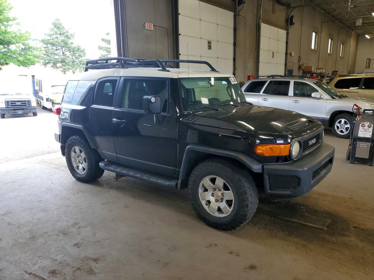 2007 Toyt Fj Cruiser Black vin: JTEBU11F370009755