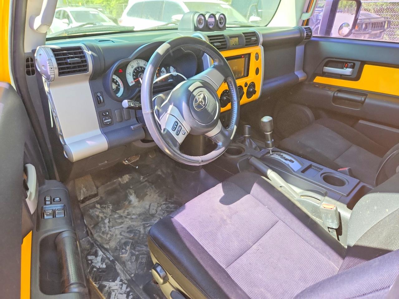 2007 Toyota Fj Cruiser Base Yellow vin: JTEBU11F370019556