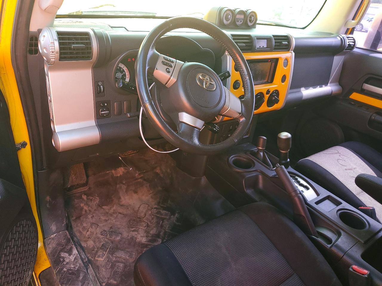 2007 Toyota Fj Cruiser Base Yellow vin: JTEBU11F370019556