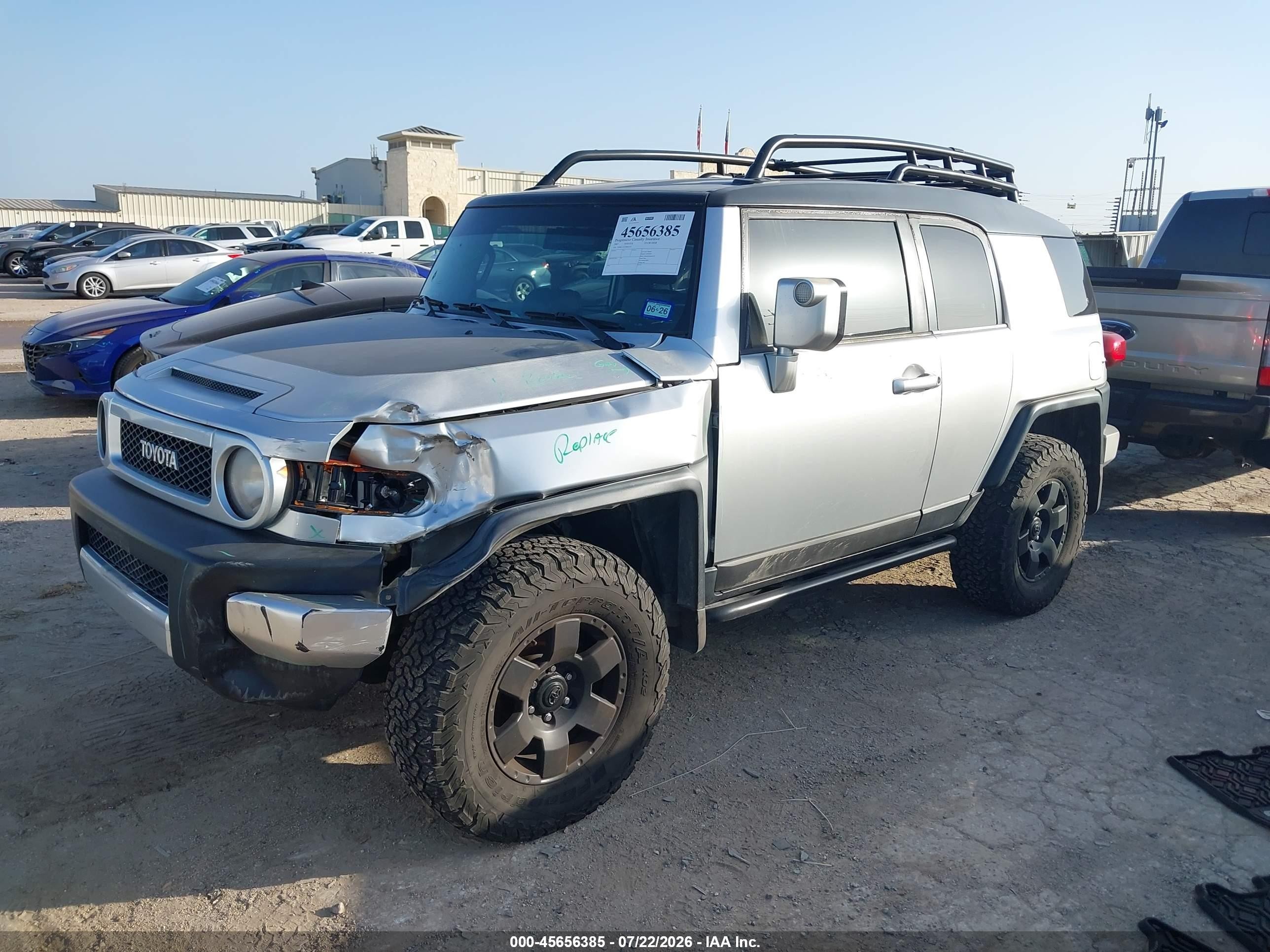 2007 Toyota Fj Cruiser   Silver vin: JTEBU11F370022554