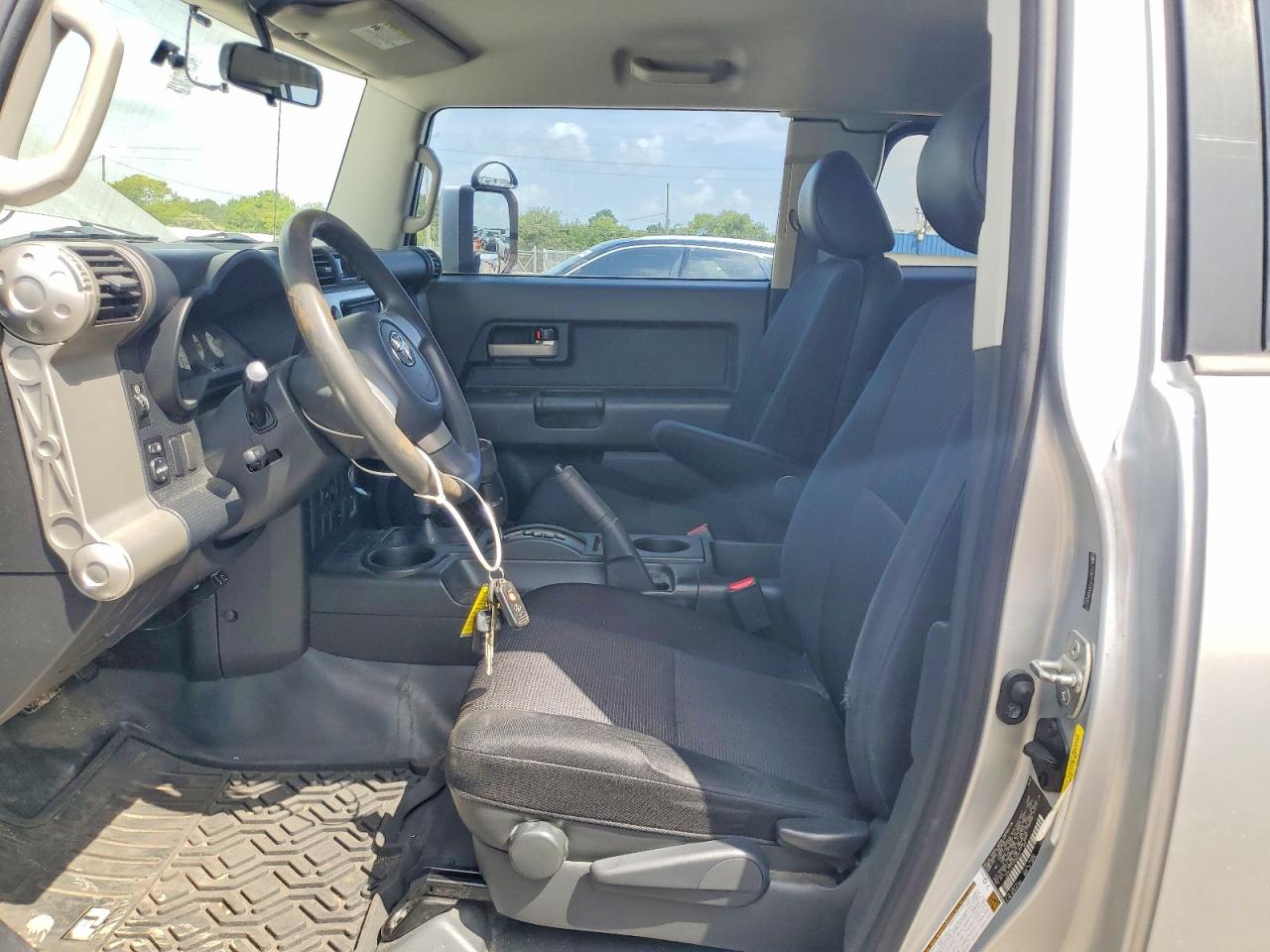 2007 Toyota Fj Cruiser Base Silver vin: JTEBU11F370050077