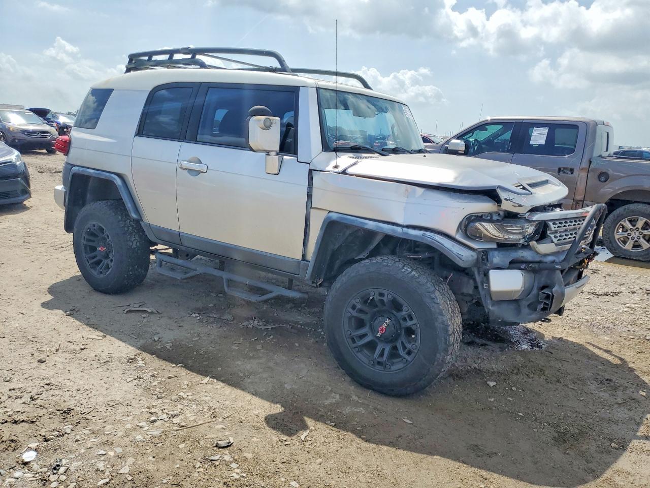 2007 Toyota Fj Cruiser Base Silver vin: JTEBU11F370050077