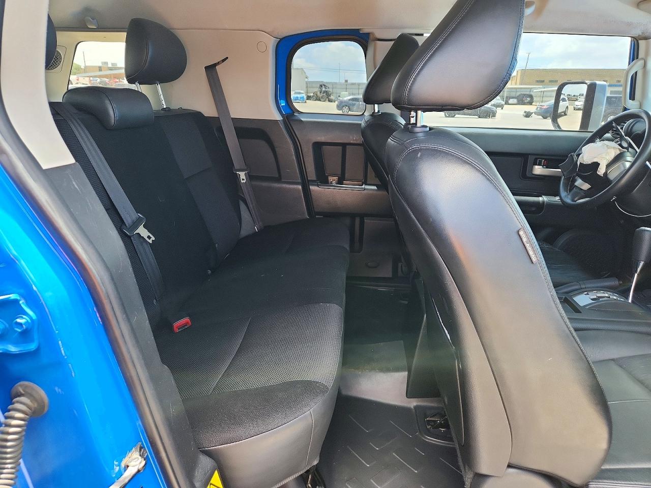 2007 Toyota Fj Cruiser Base Blue vin: JTEBU11F370065520