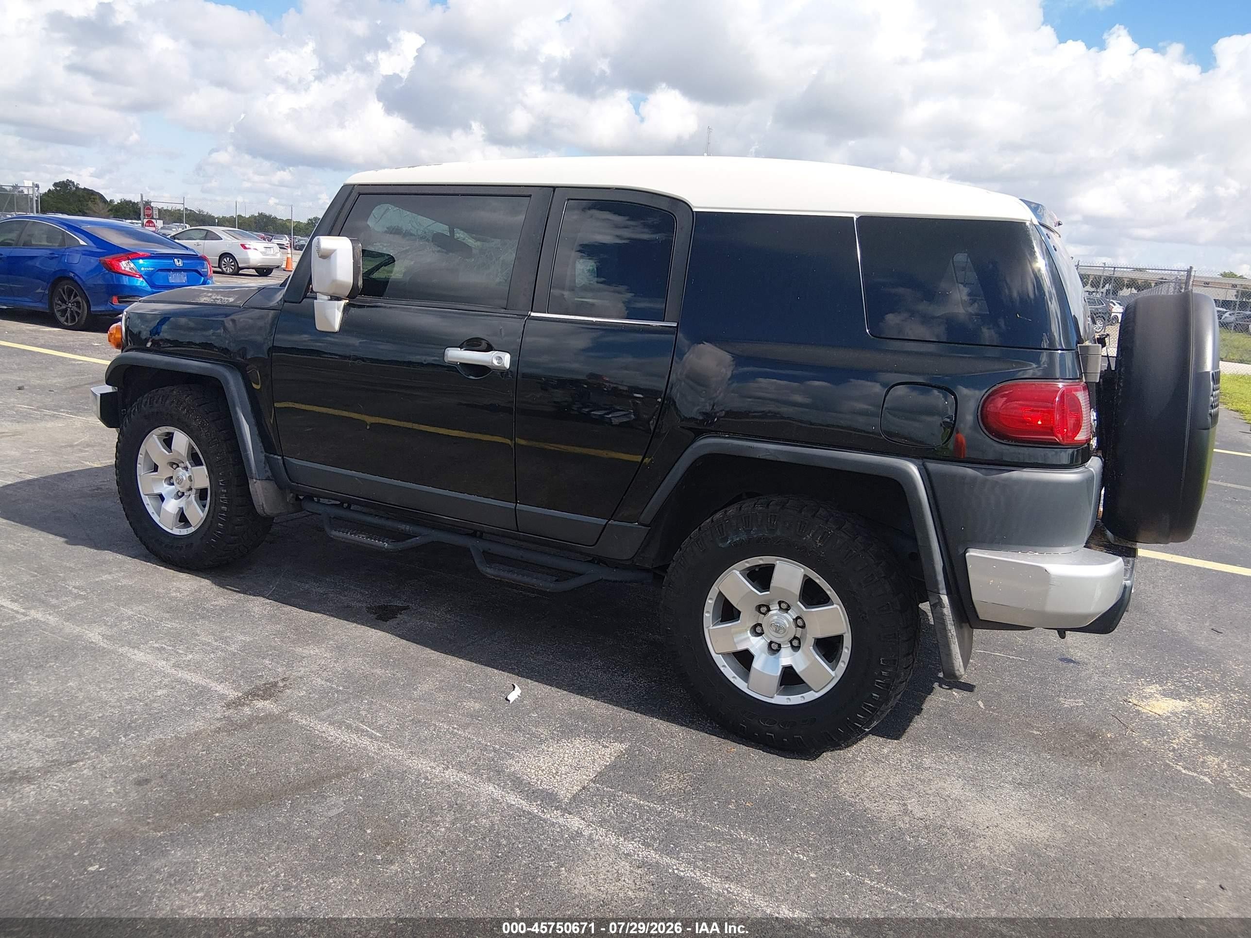 2007 Toyota Fj Cruiser   Black vin: JTEBU11F370088585