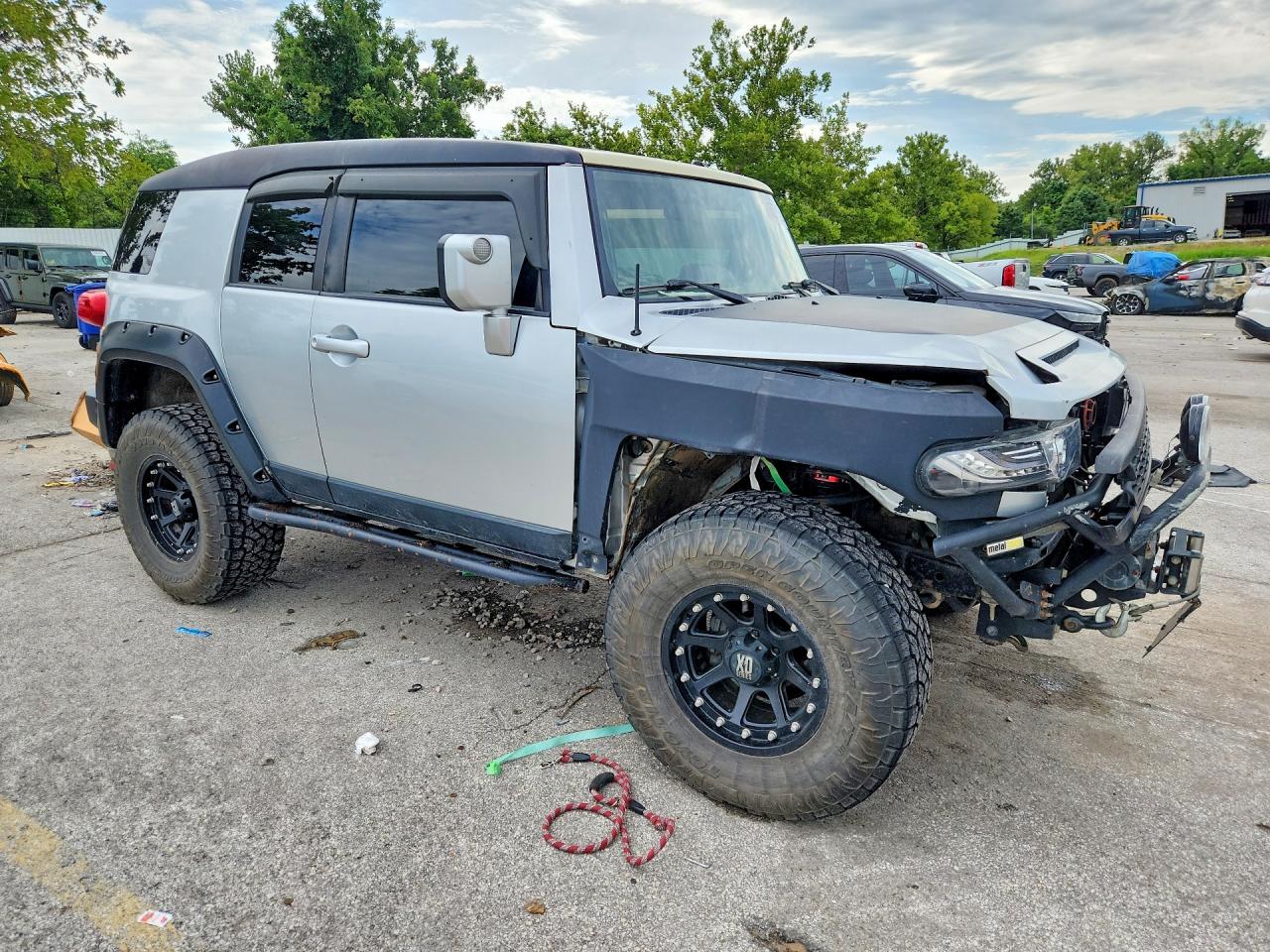 2007 Toyota Fj Cruiser Base Silver vin: JTEBU11F370094998