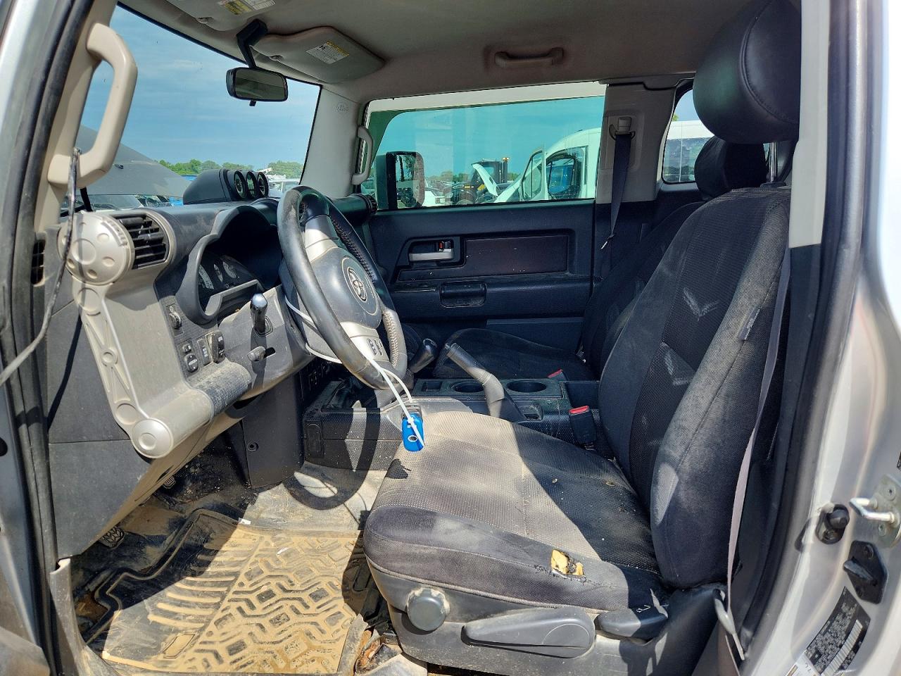 2007 Toyota Fj Cruiser Base Silver vin: JTEBU11F370094998