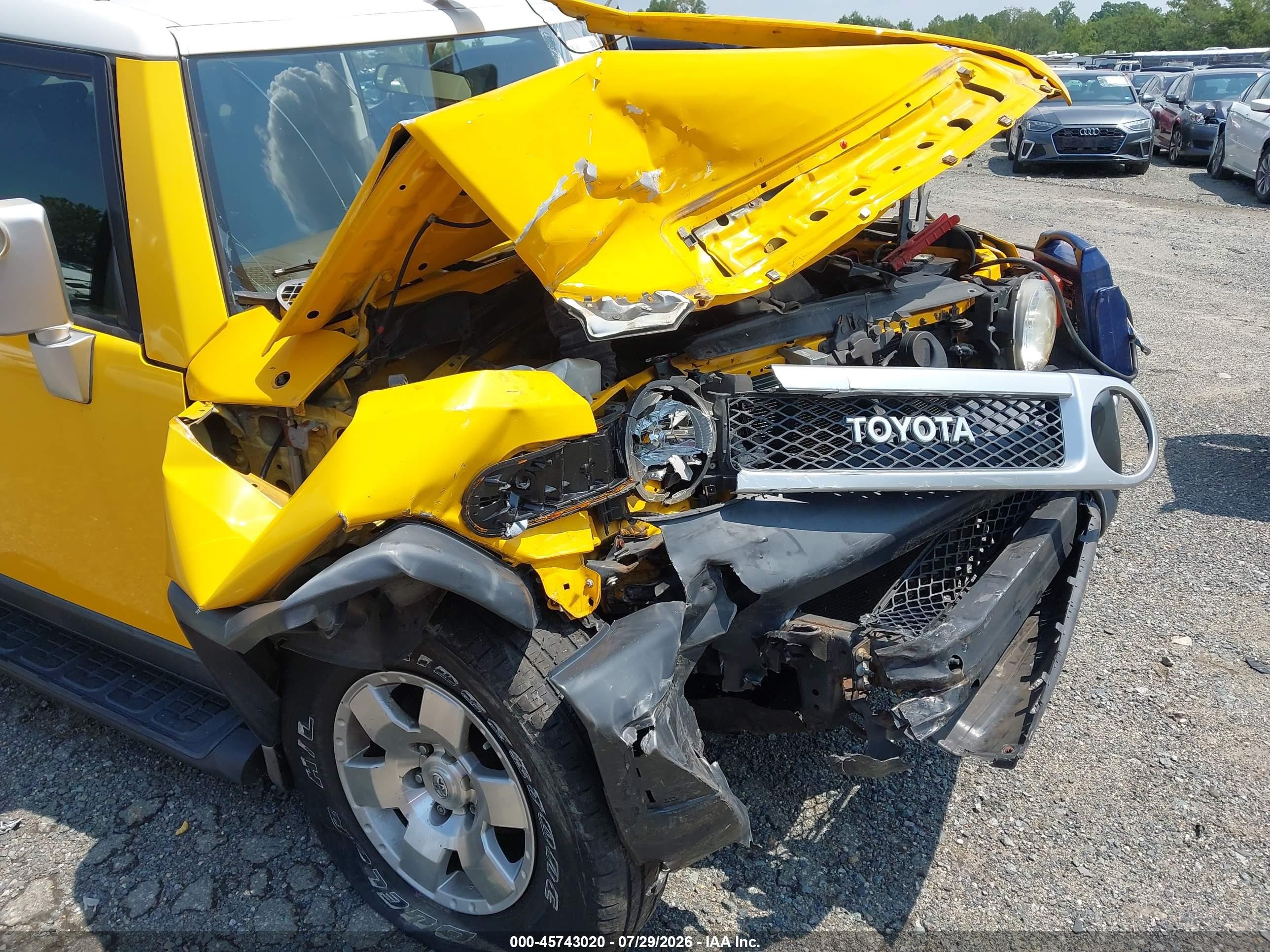 2007 Toyota Fj Cruiser   Yellow vin: JTEBU11F470018853