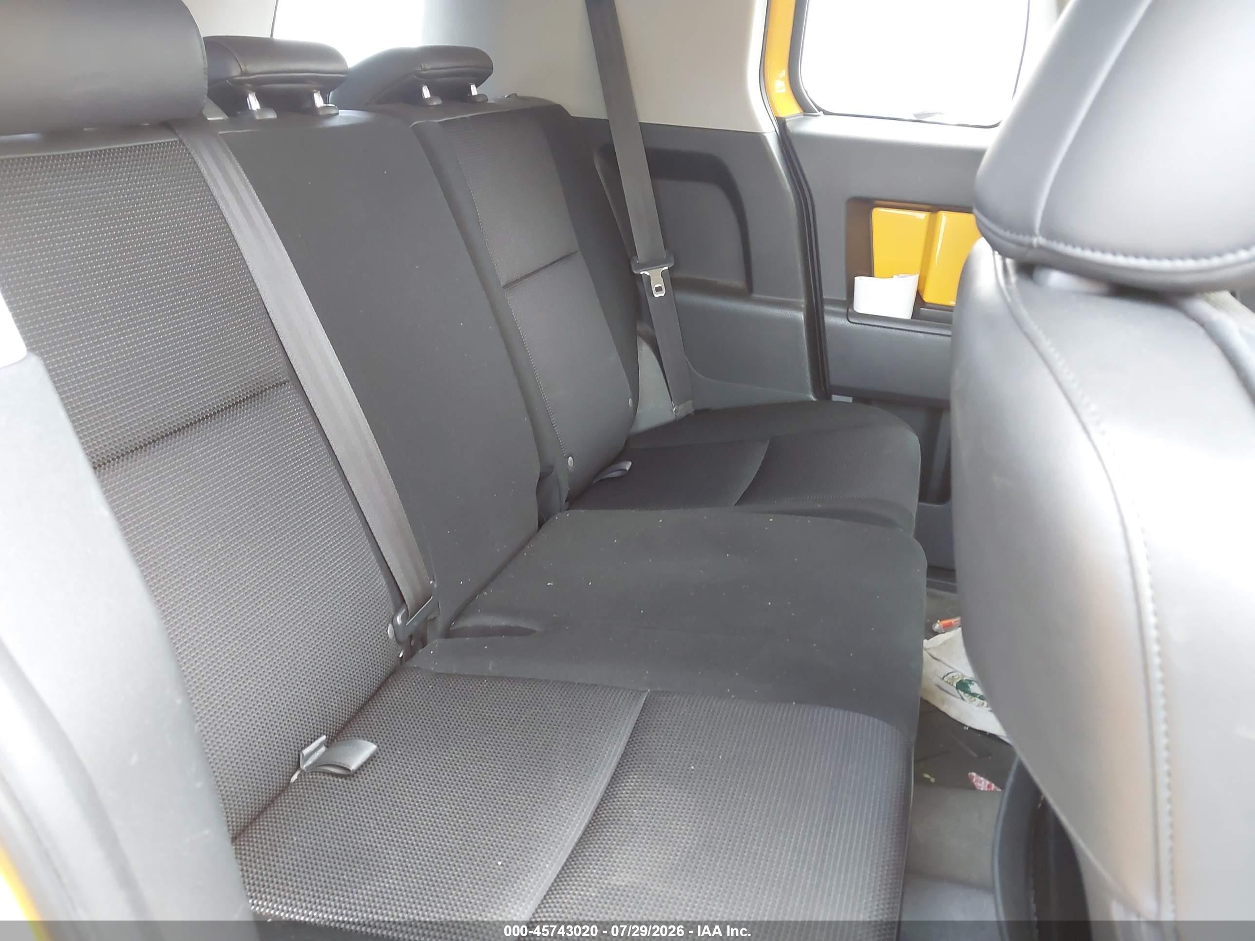 2007 Toyota Fj Cruiser   Yellow vin: JTEBU11F470018853