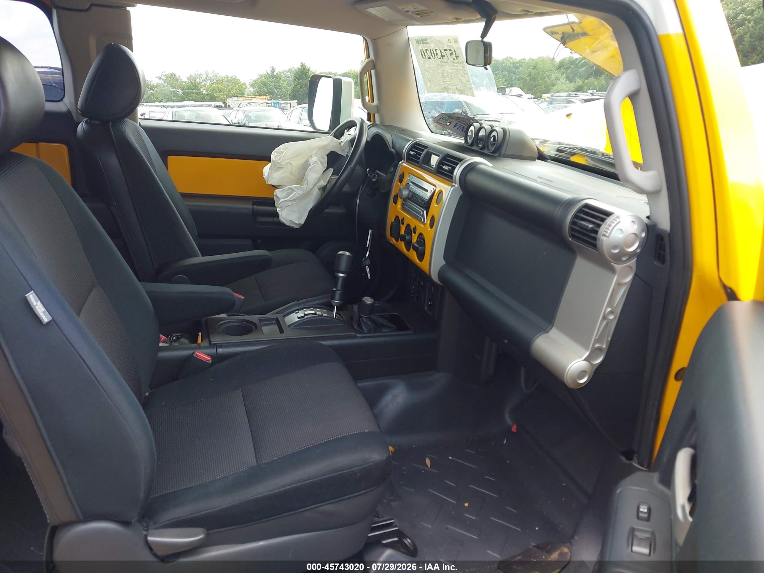 2007 Toyota Fj Cruiser   Yellow vin: JTEBU11F470018853