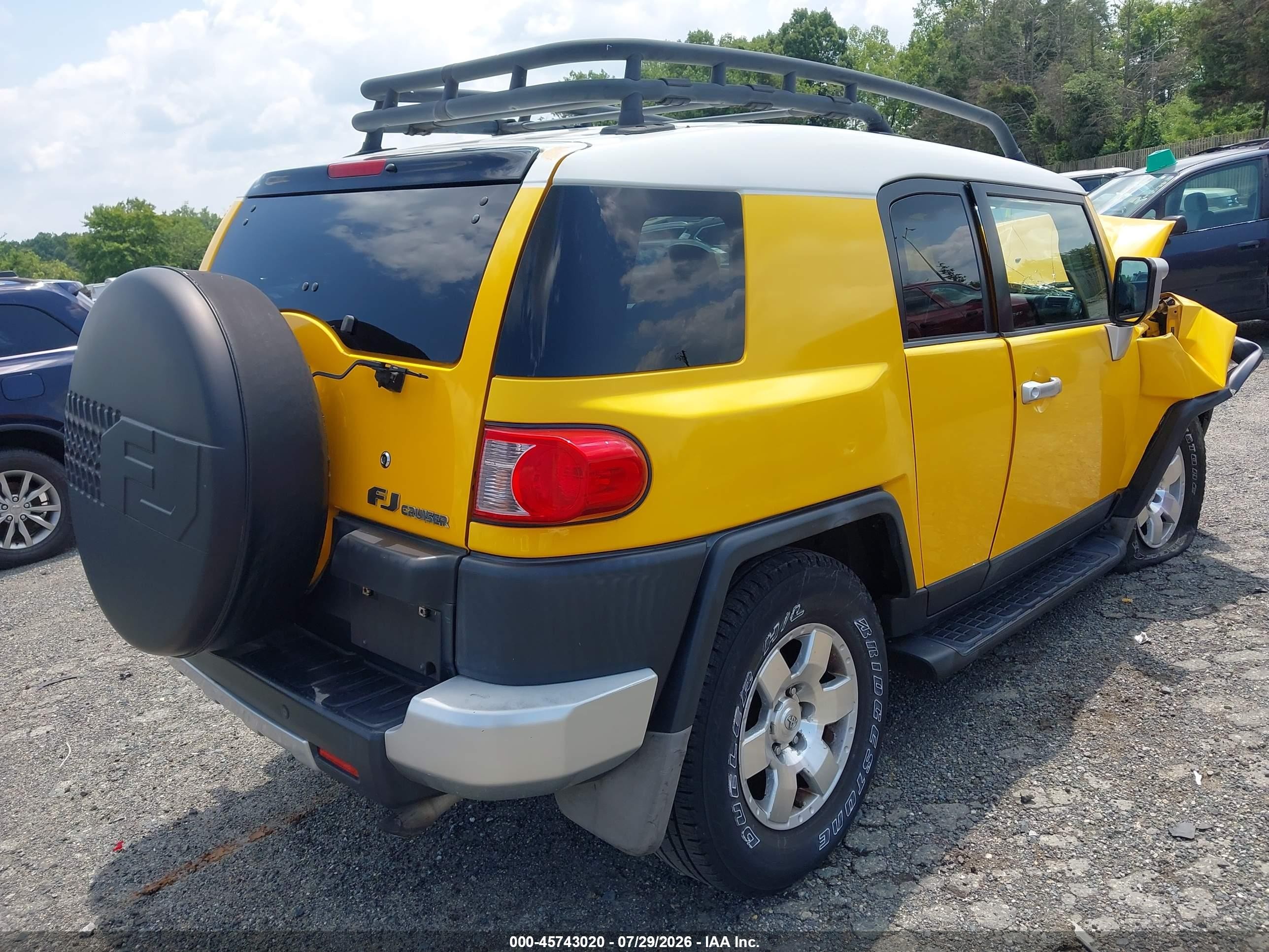 2007 Toyota Fj Cruiser   Yellow vin: JTEBU11F470018853