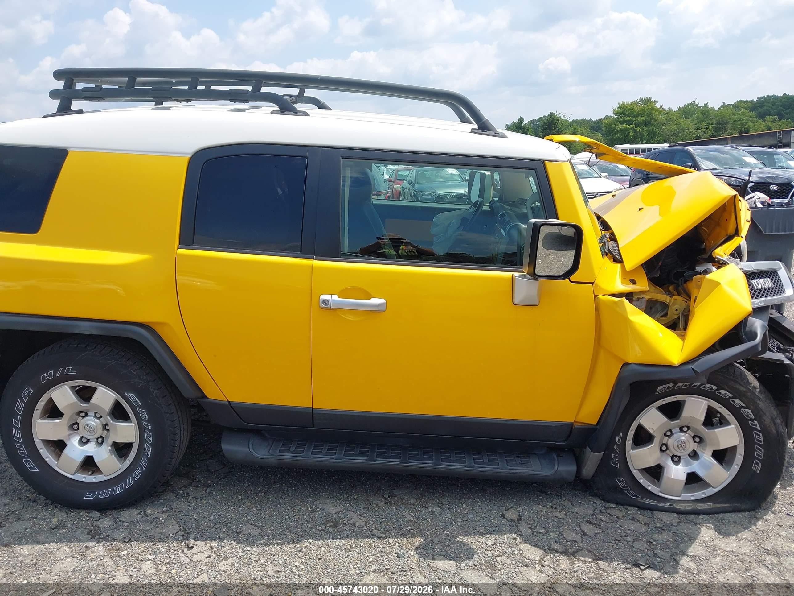 2007 Toyota Fj Cruiser   Yellow vin: JTEBU11F470018853