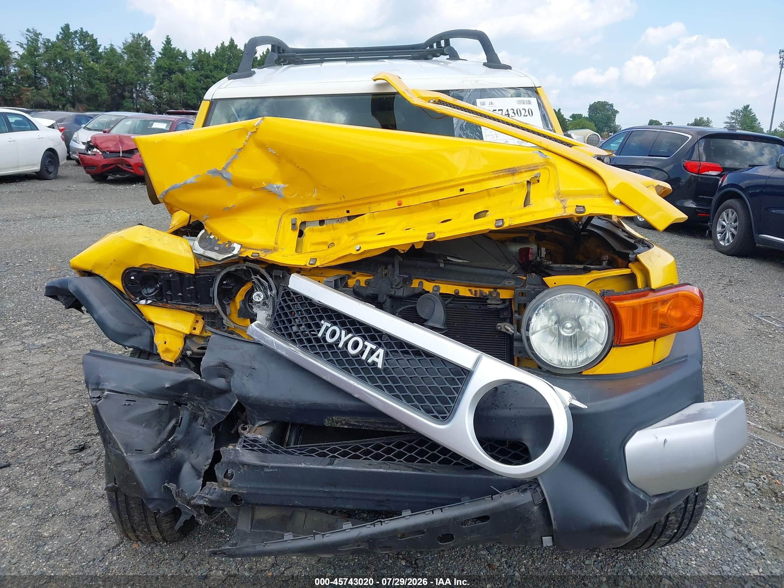 2007 Toyota Fj Cruiser   Yellow vin: JTEBU11F470018853