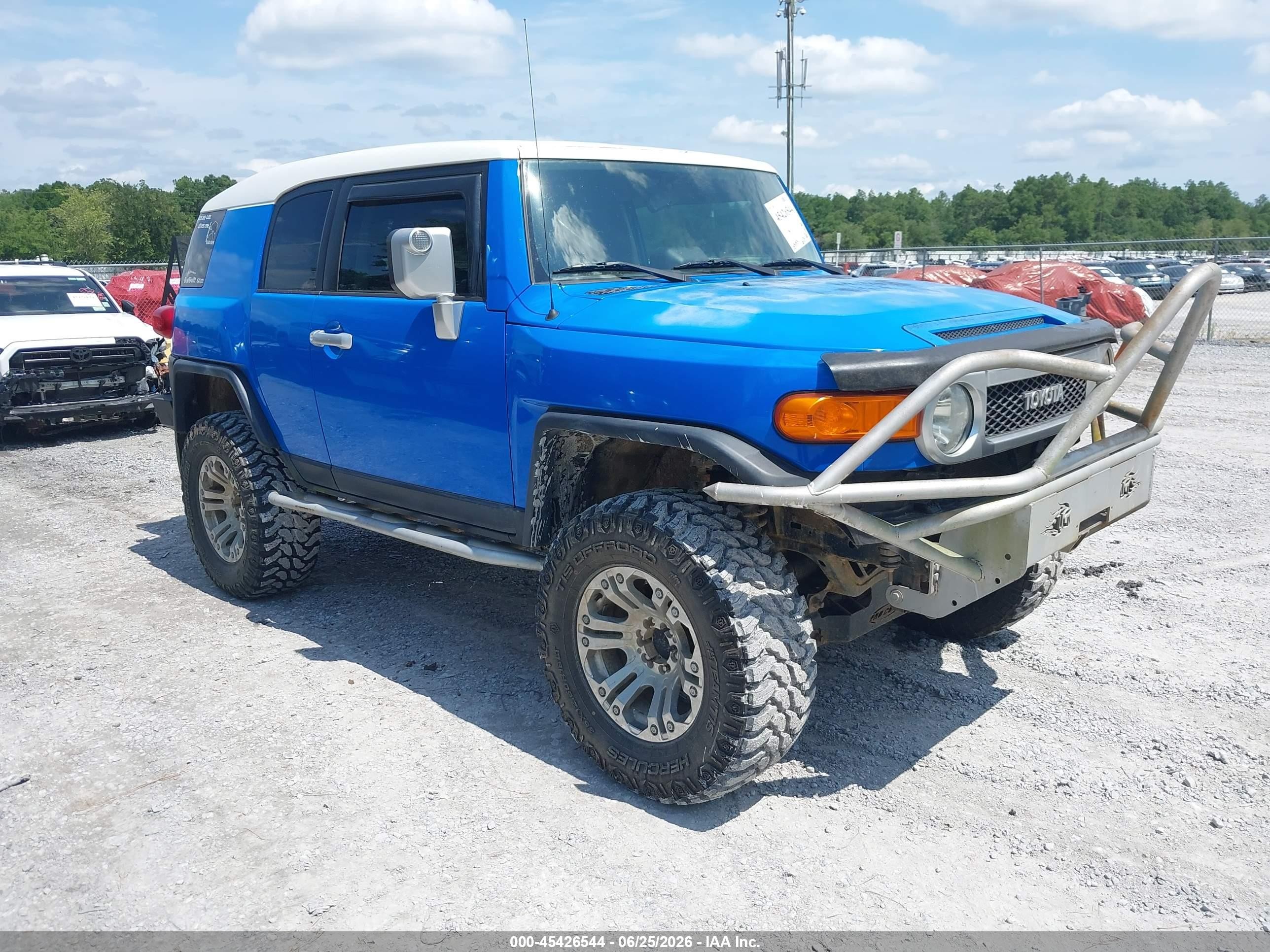 2007 Toyota Fj Cruiser   Blue vin: JTEBU11F470021932