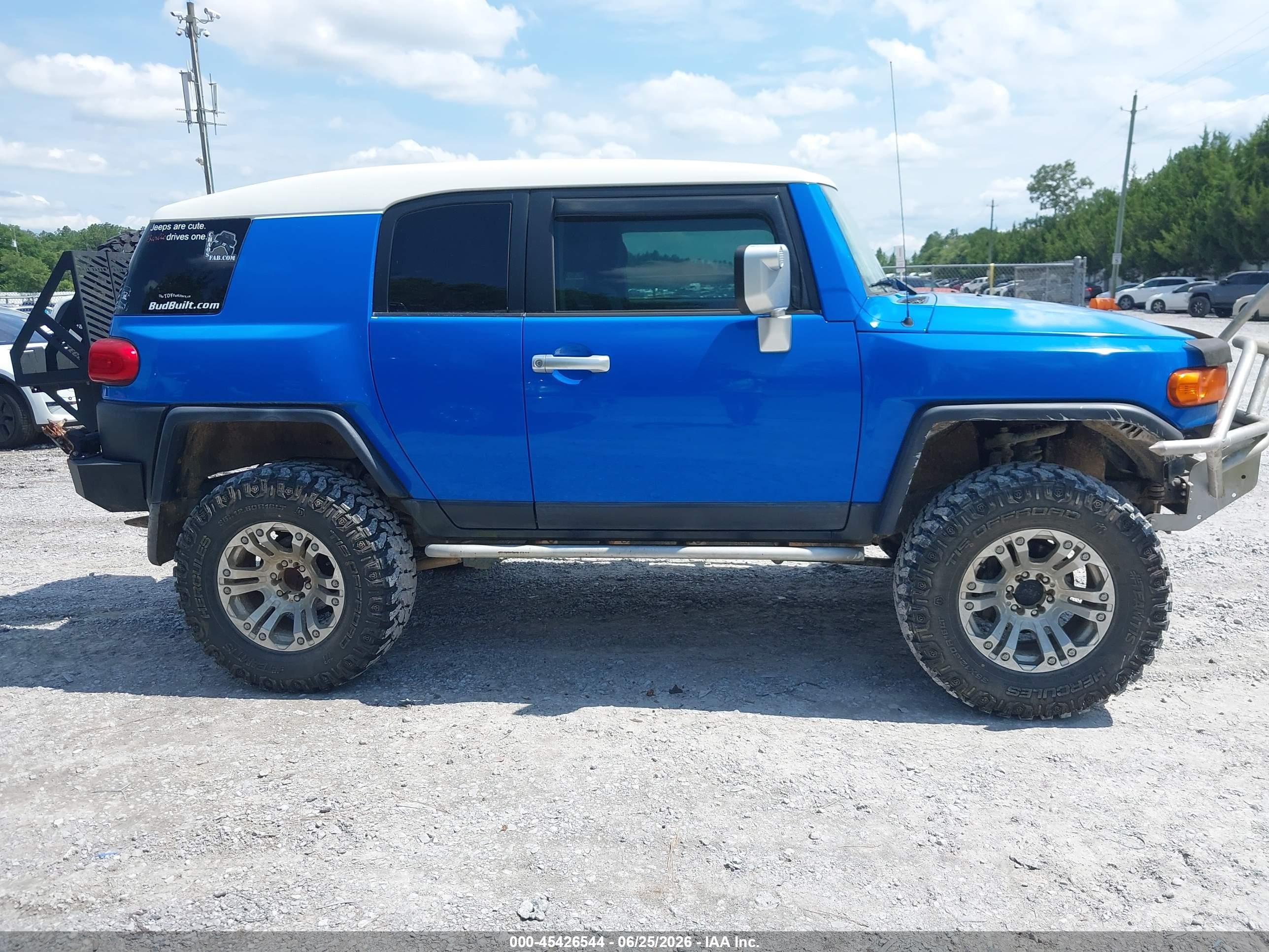 2007 Toyota Fj Cruiser   Blue vin: JTEBU11F470021932