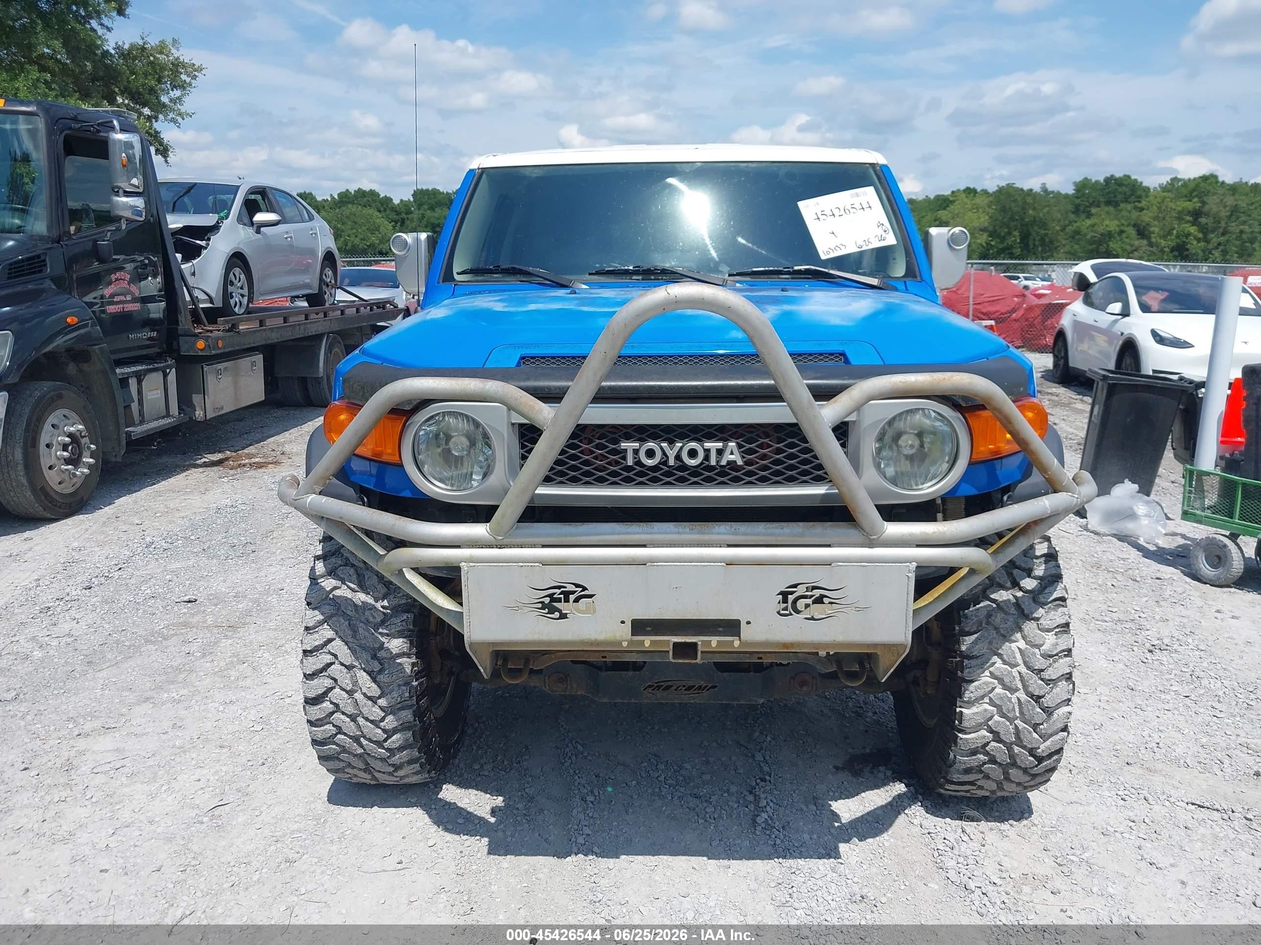 2007 Toyota Fj Cruiser   Blue vin: JTEBU11F470021932