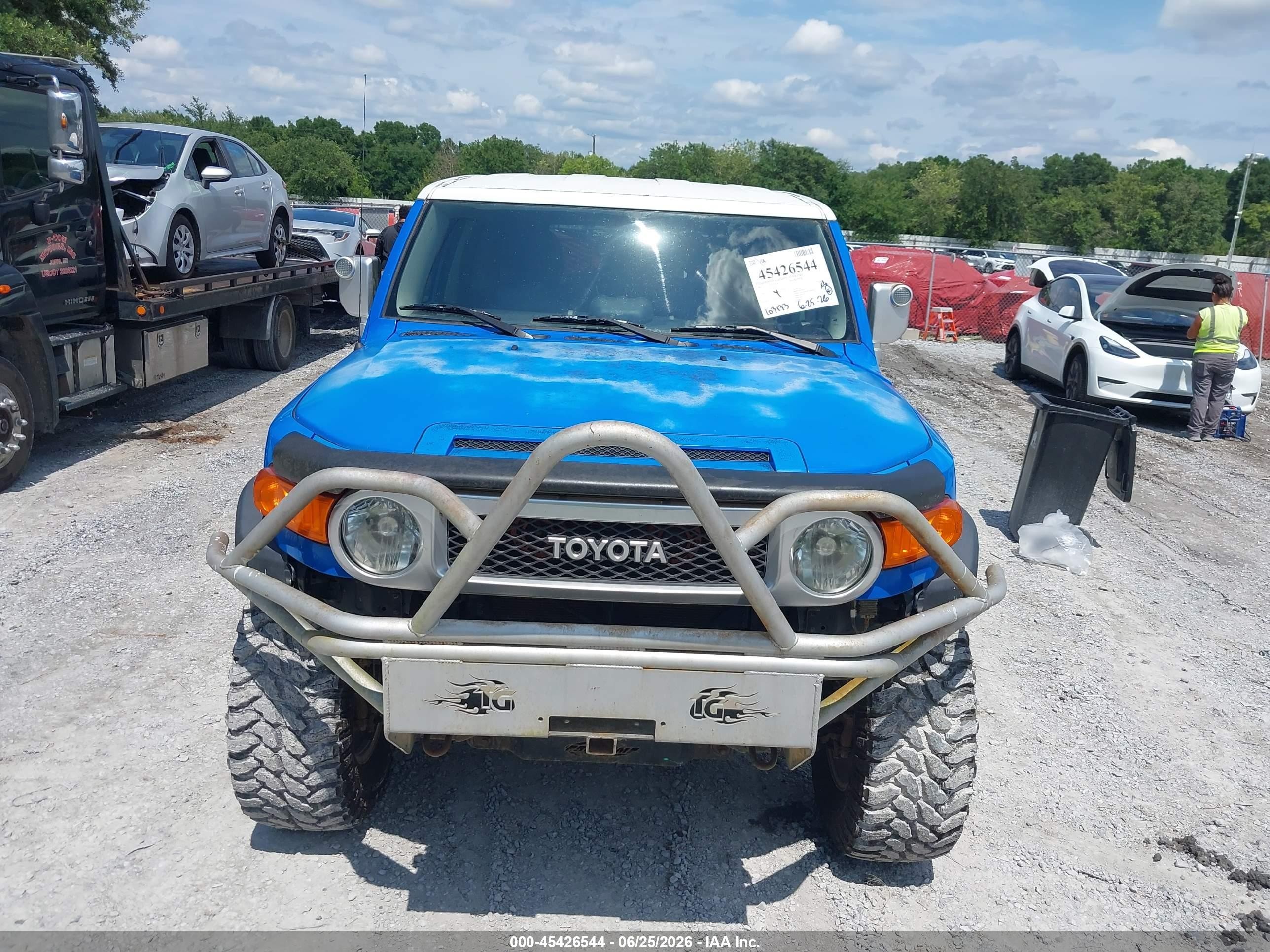 2007 Toyota Fj Cruiser   Blue vin: JTEBU11F470021932