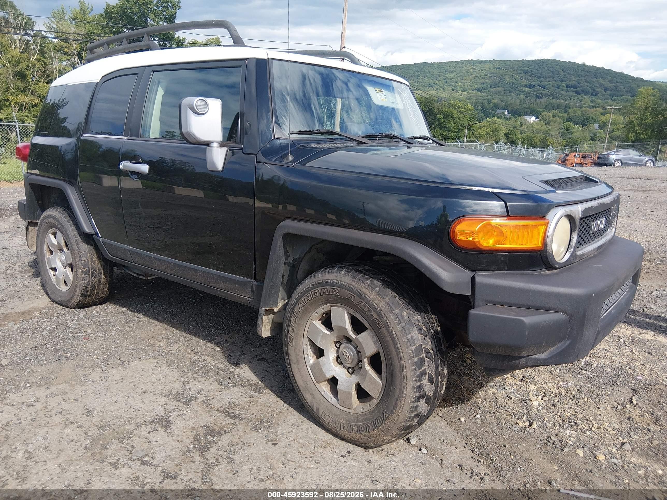 2007 Toyota Fj Cruiser   Black vin: JTEBU11F470024877