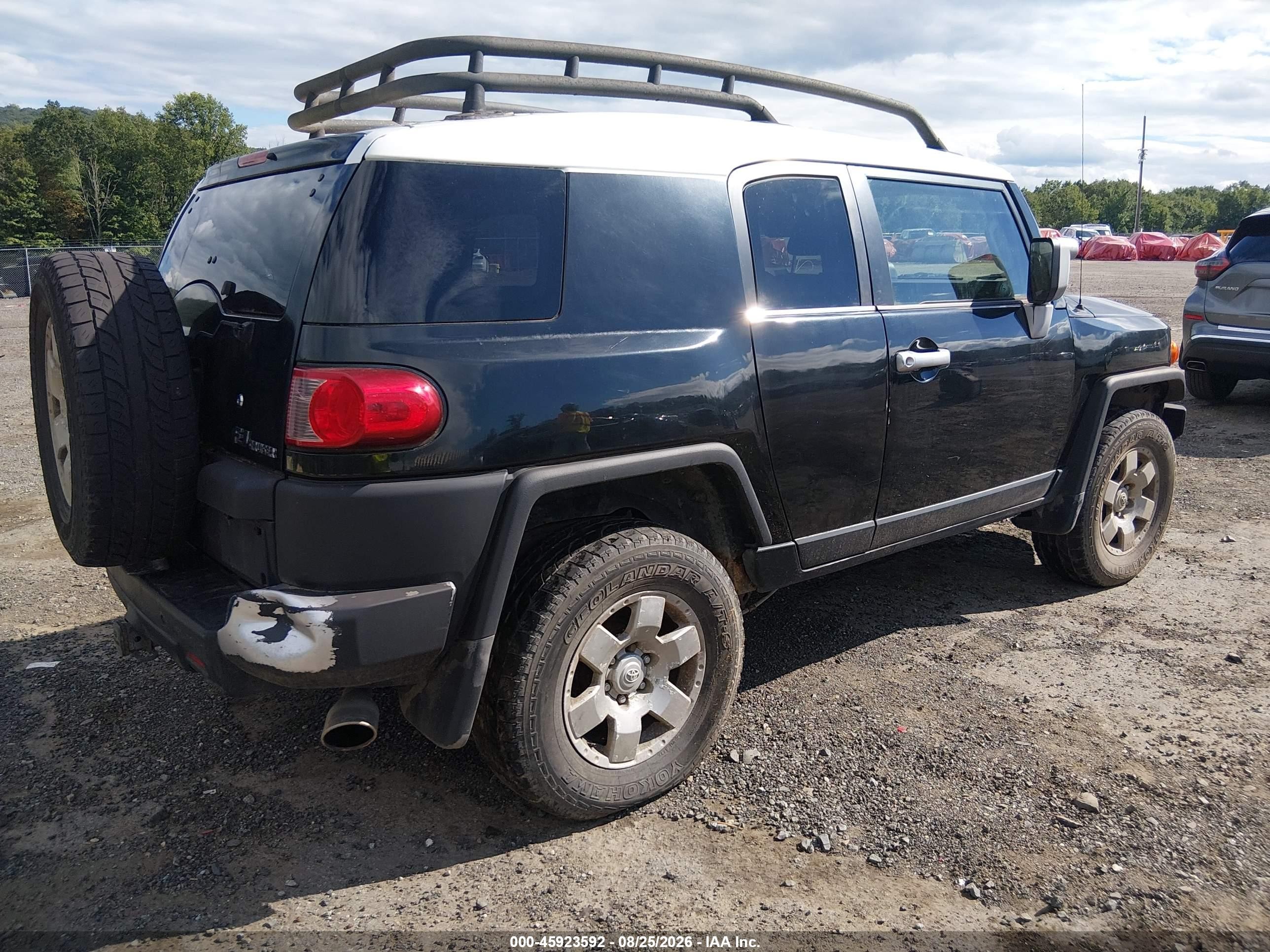 2007 Toyota Fj Cruiser   Black vin: JTEBU11F470024877