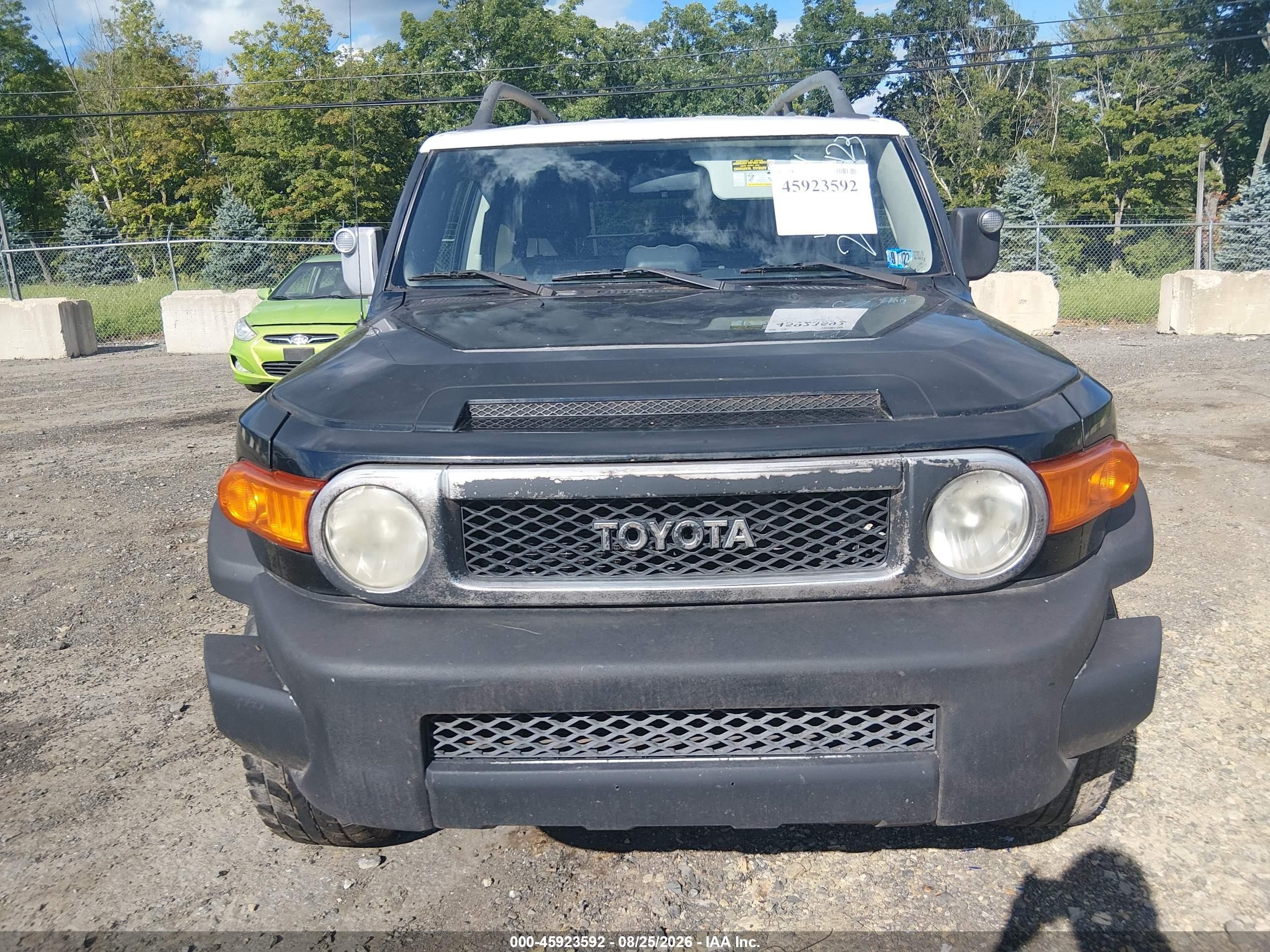 2007 Toyota Fj Cruiser   Black vin: JTEBU11F470024877