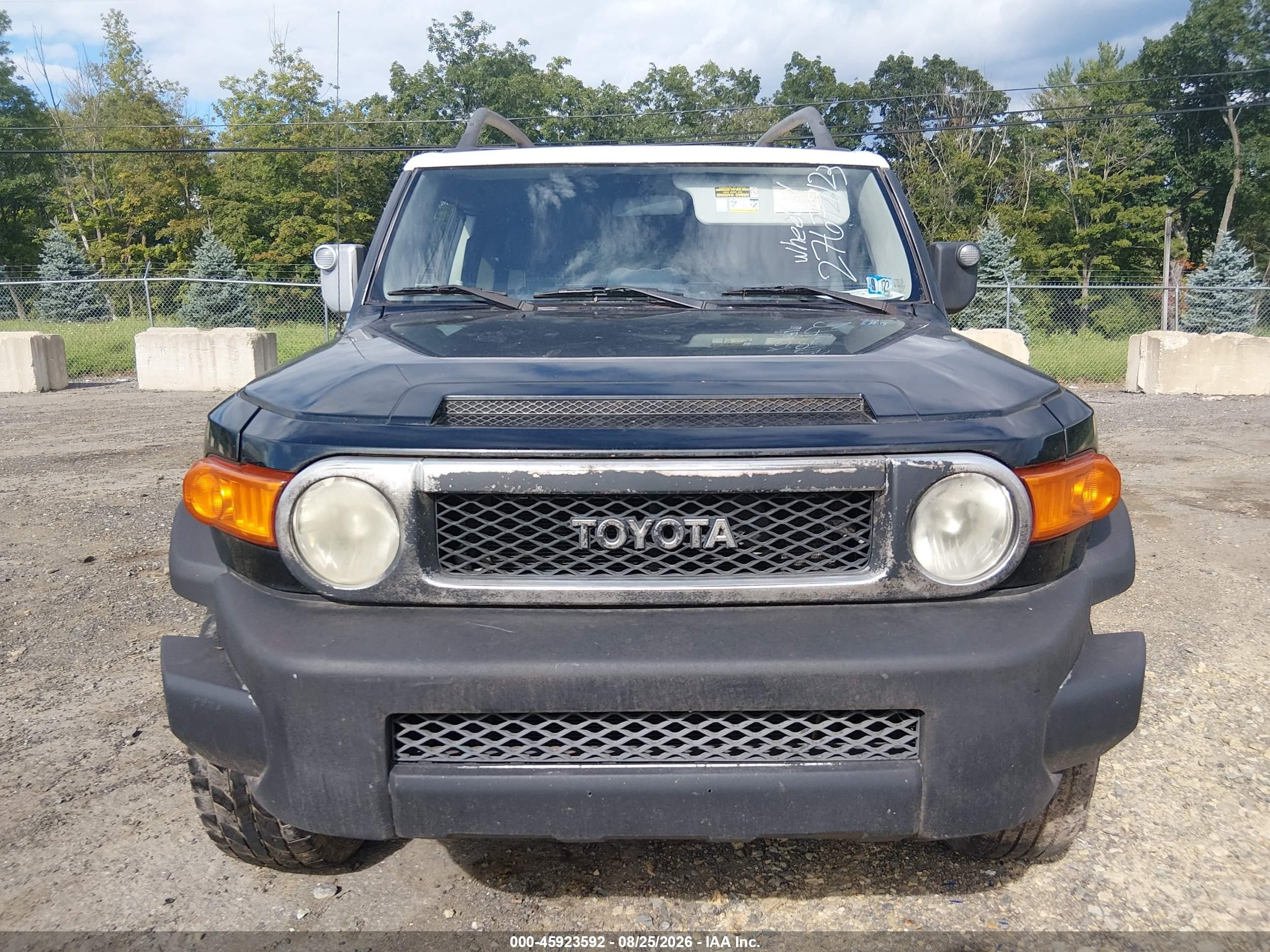 2007 Toyota Fj Cruiser   Black vin: JTEBU11F470024877
