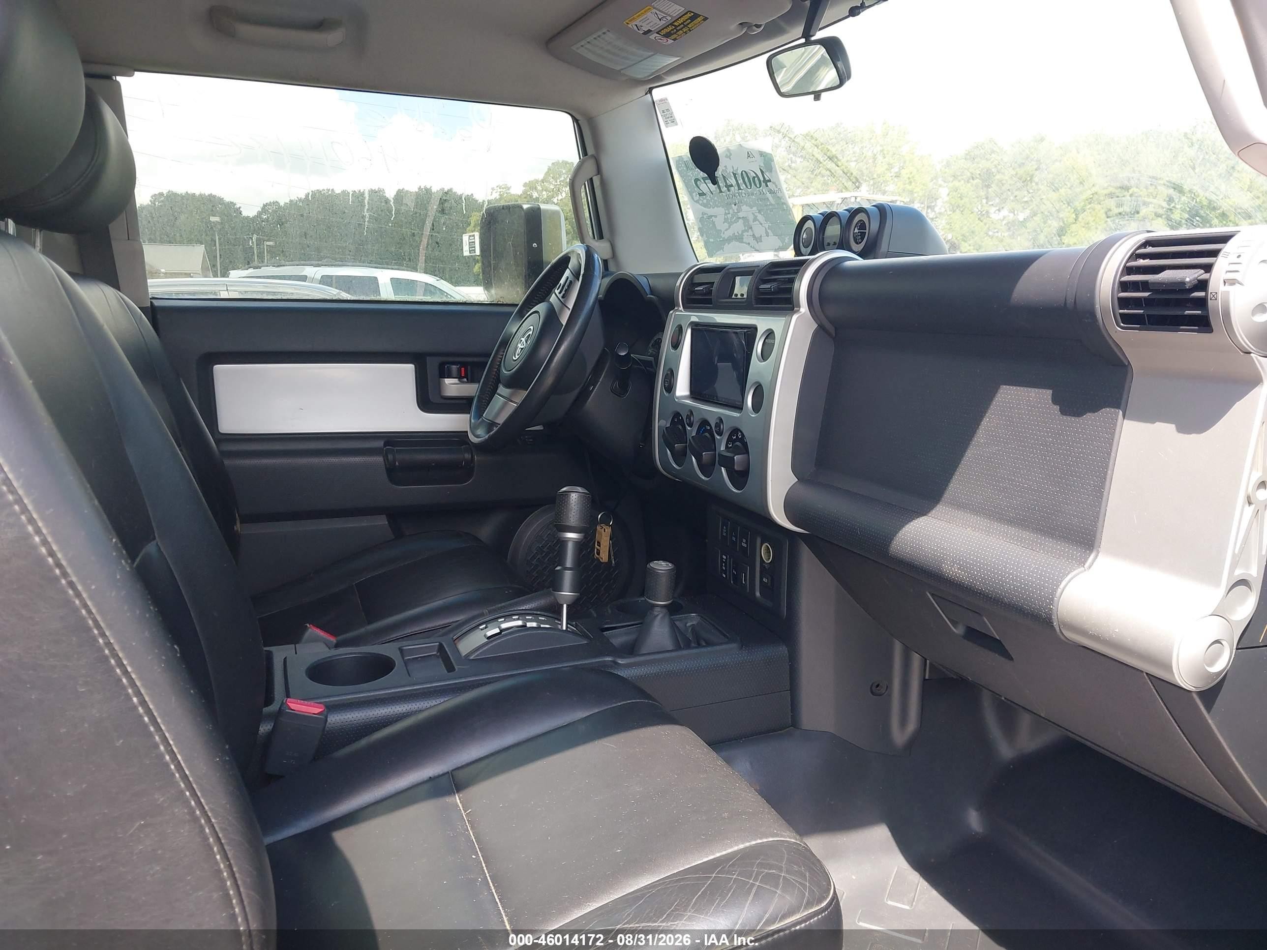 2007 Toyota Fj Cruiser   Silver vin: JTEBU11F470027522
