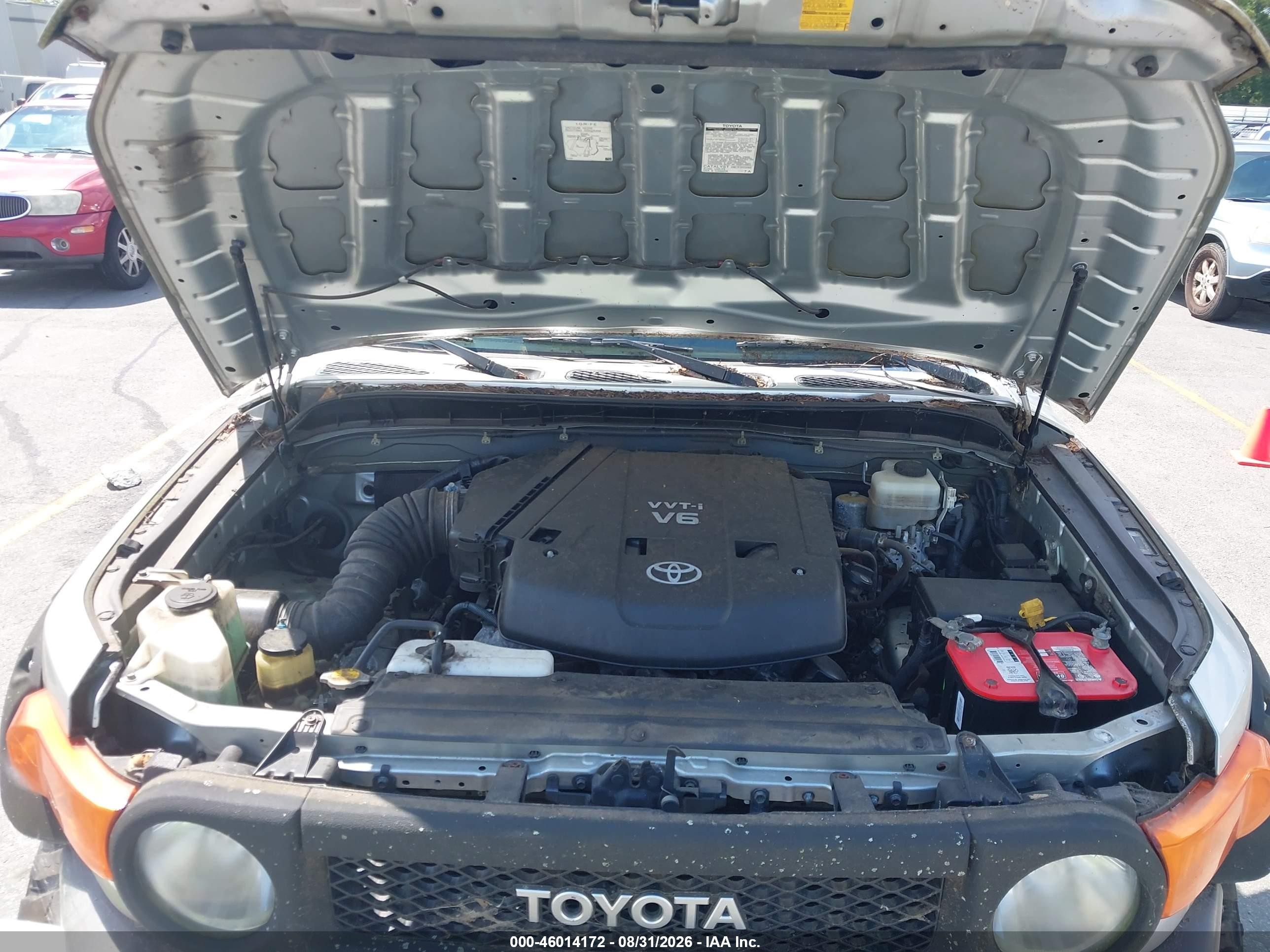 2007 Toyota Fj Cruiser   Silver vin: JTEBU11F470027522