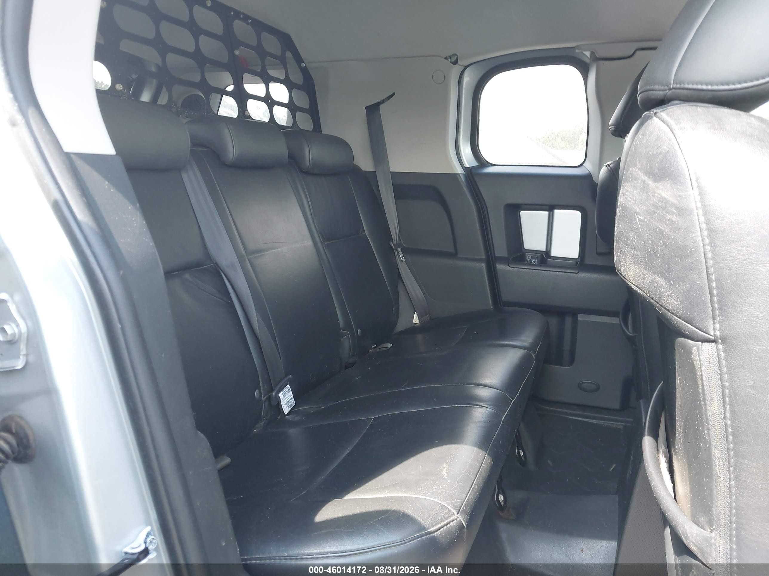 2007 Toyota Fj Cruiser   Silver vin: JTEBU11F470027522