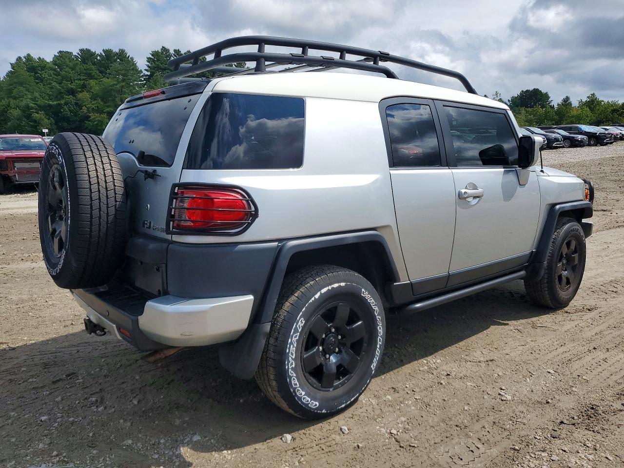 2007 Toyota Fj Cruiser Base Silver vin: JTEBU11F470083671