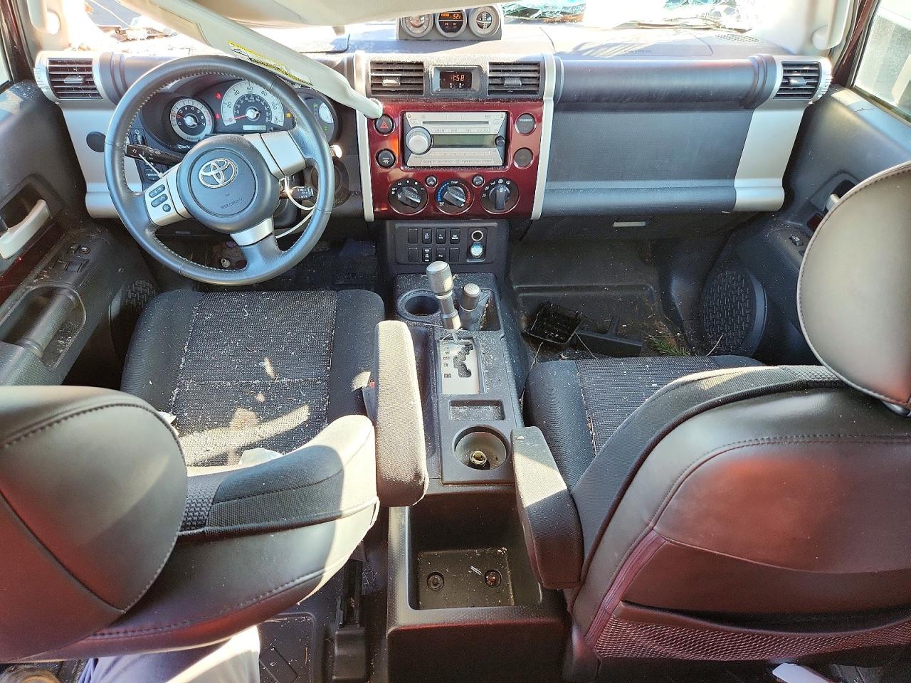 2007 Toyota Fj Cruiser Burgundy vin: JTEBU11F470089339