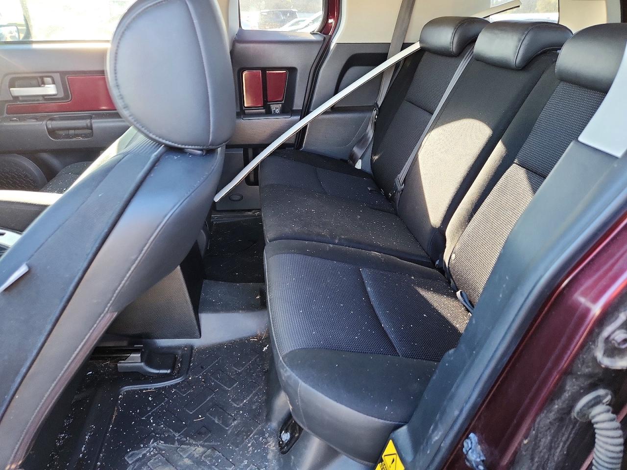 2007 Toyota Fj Cruiser Burgundy vin: JTEBU11F470089339