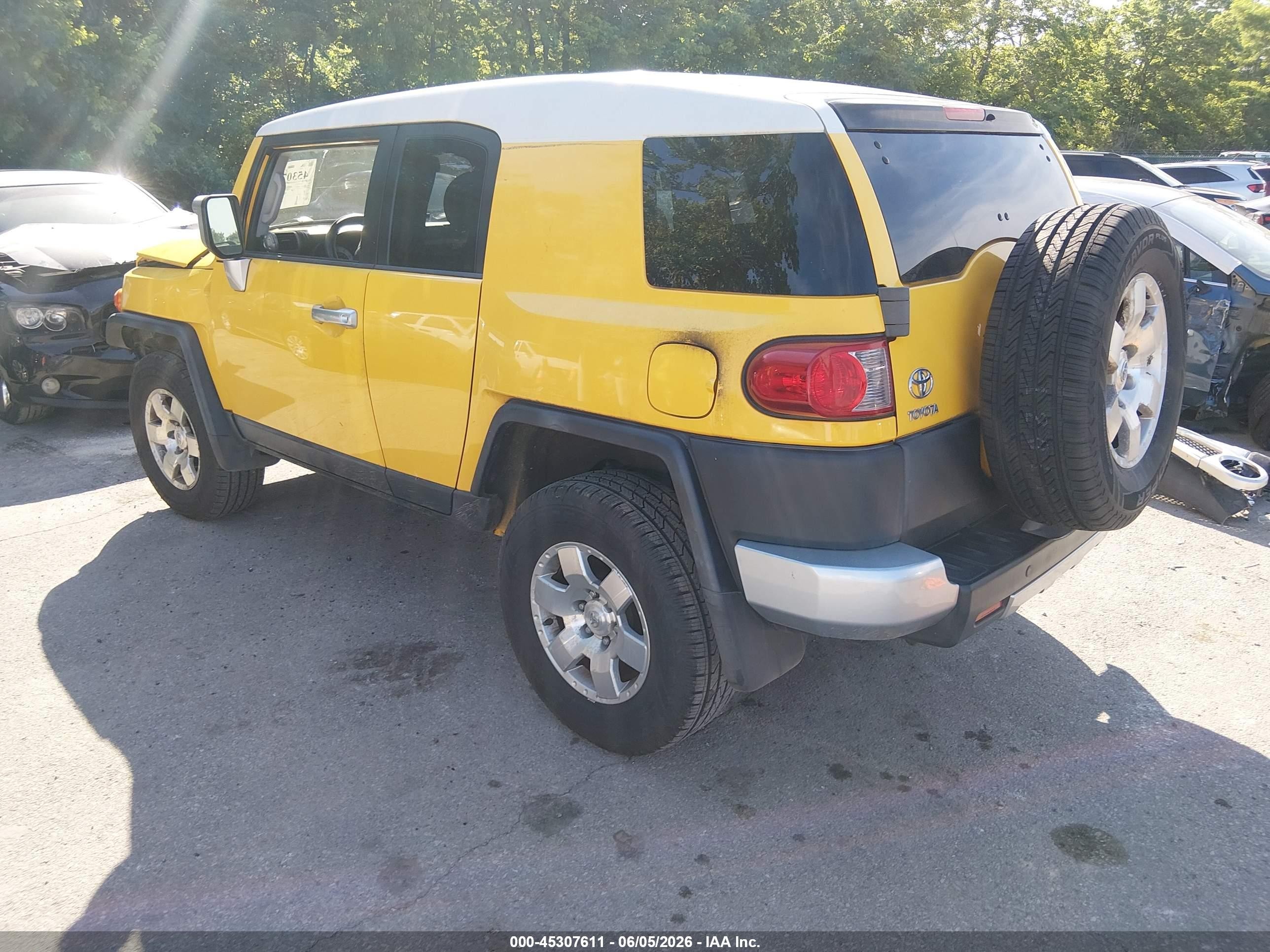2007 Toyota Fj Cruiser   Yellow vin: JTEBU11F470096002