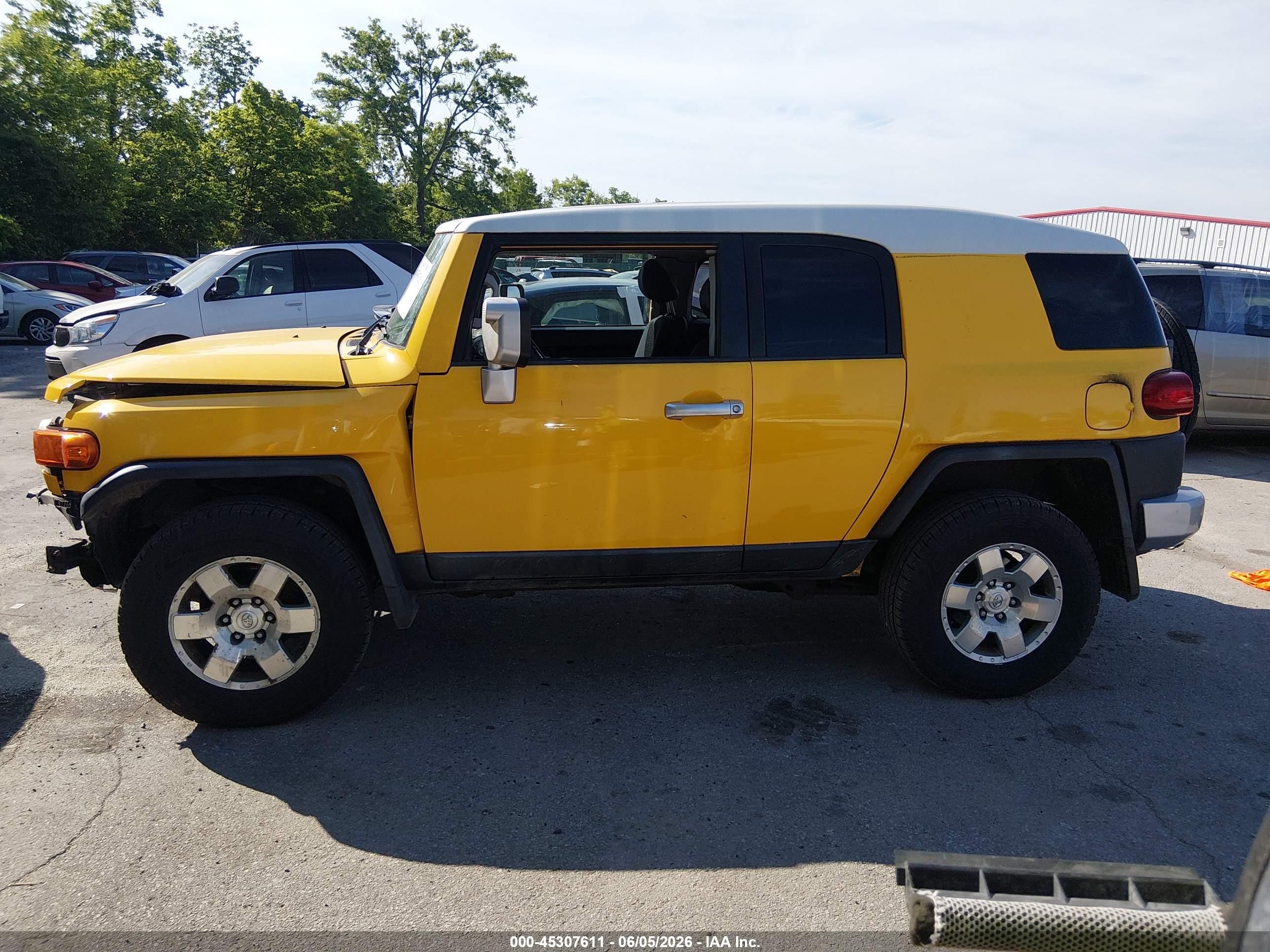 2007 Toyota Fj Cruiser   Yellow vin: JTEBU11F470096002