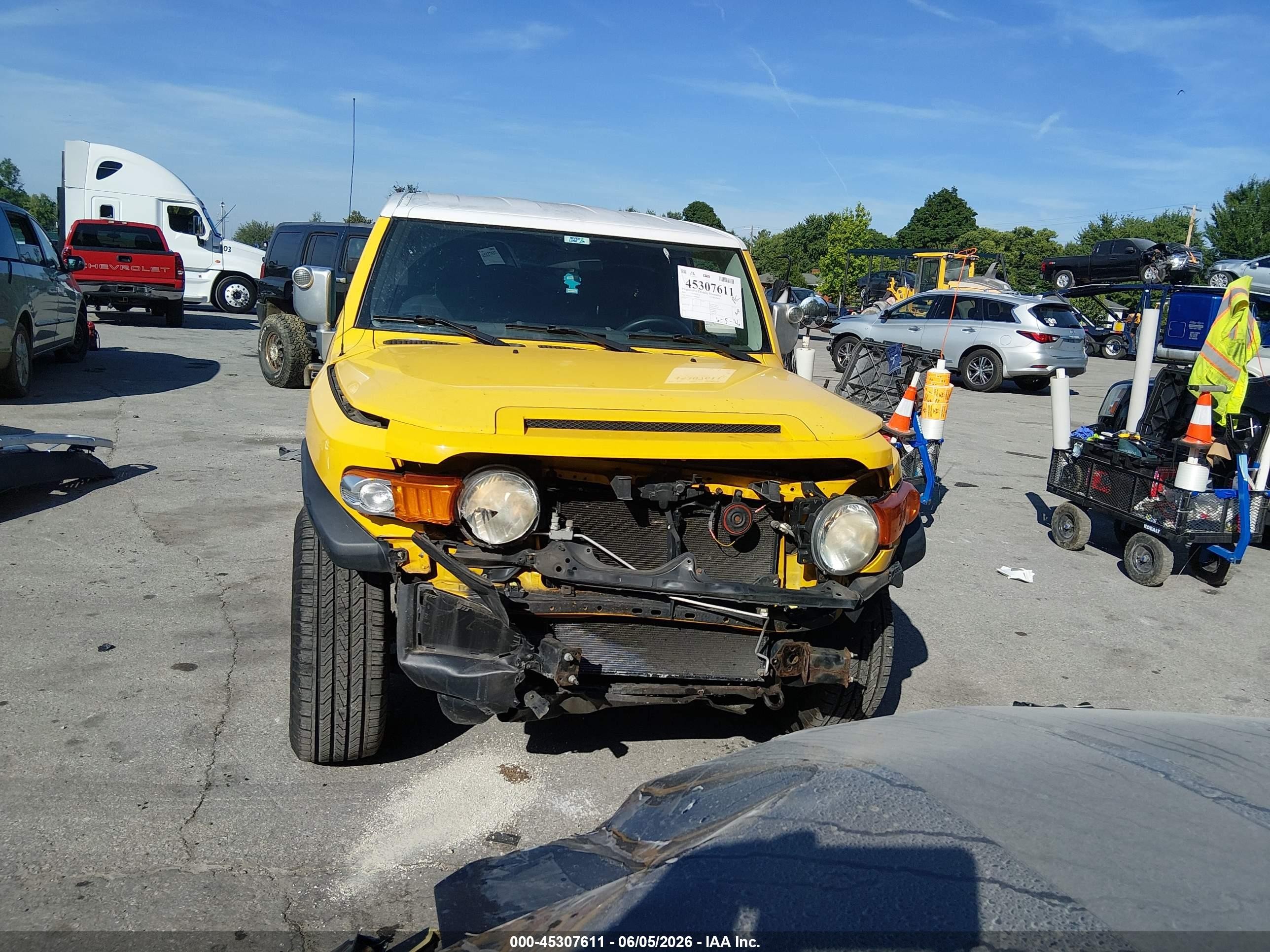 2007 Toyota Fj Cruiser   Yellow vin: JTEBU11F470096002