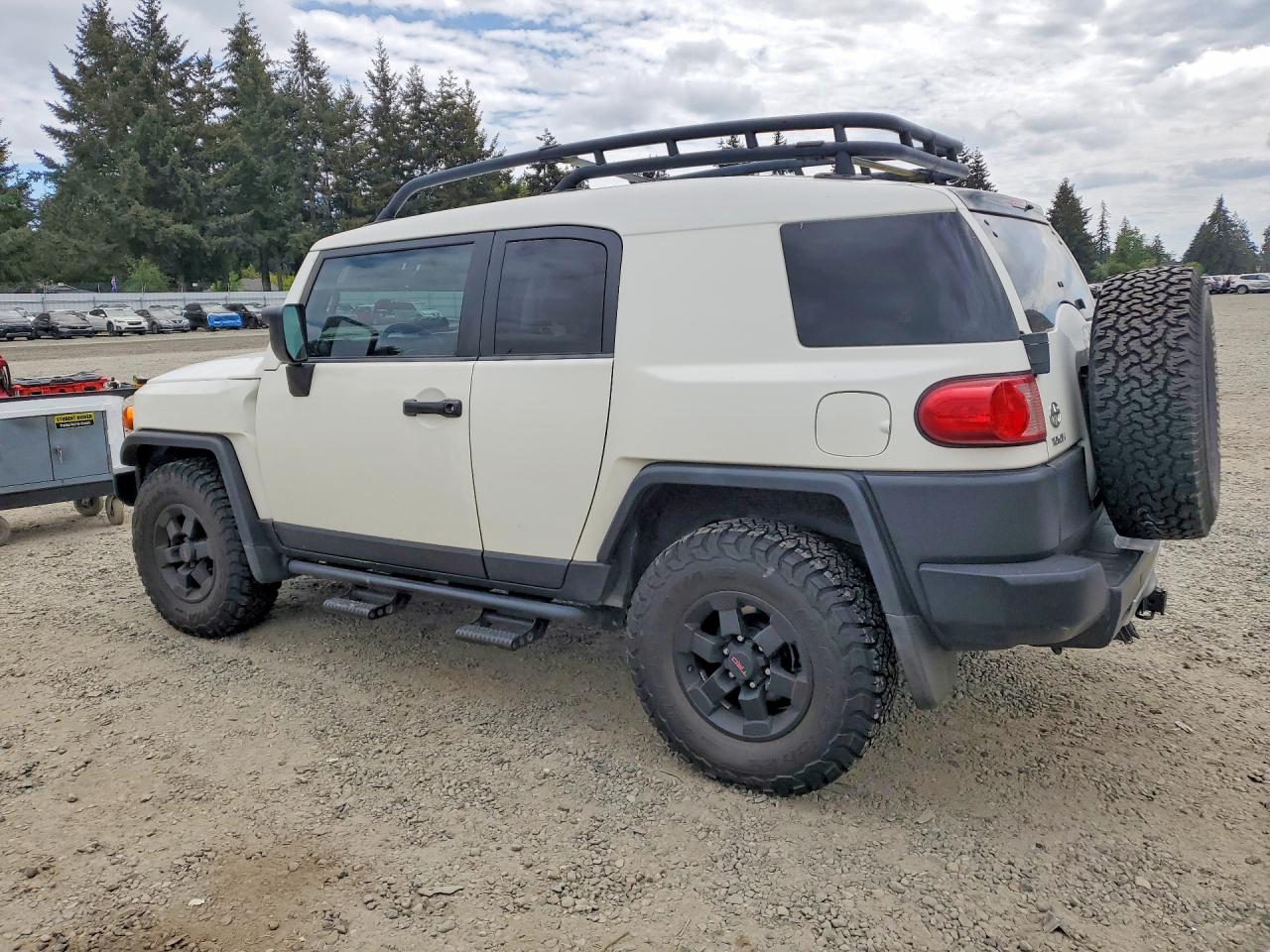 2008 Toyota Fj Cruiser Base Белый vin: JTEBU11F48K040275