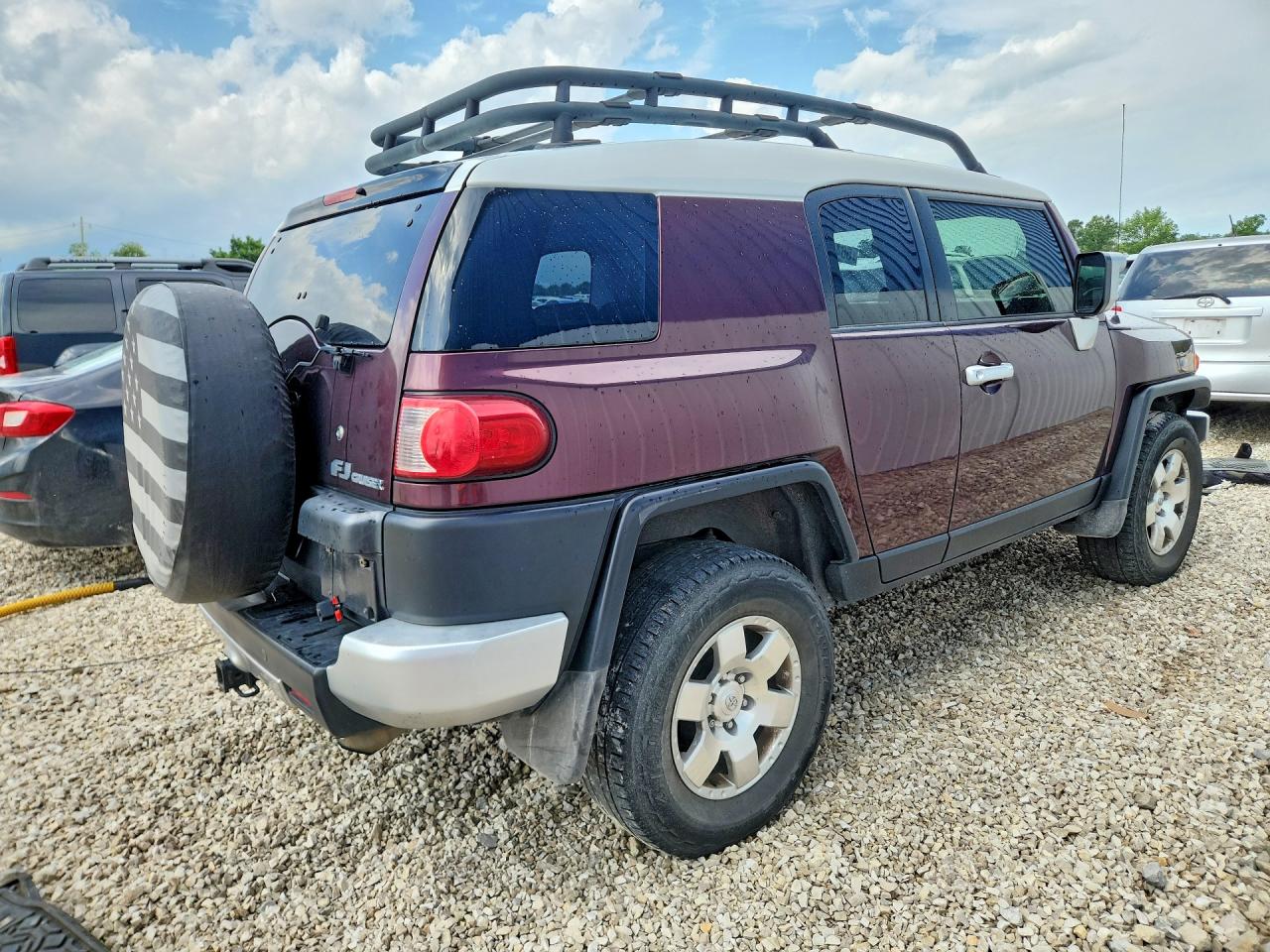 2007 Toyota Fj Cruiser Base Темно-бордовый vin: JTEBU11F570006484