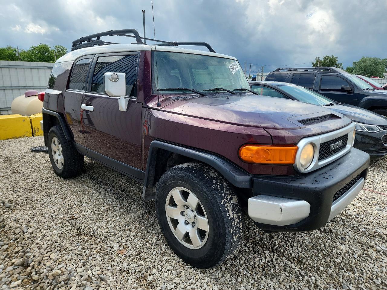 2007 Toyota Fj Cruiser Base Темно-бордовый vin: JTEBU11F570006484