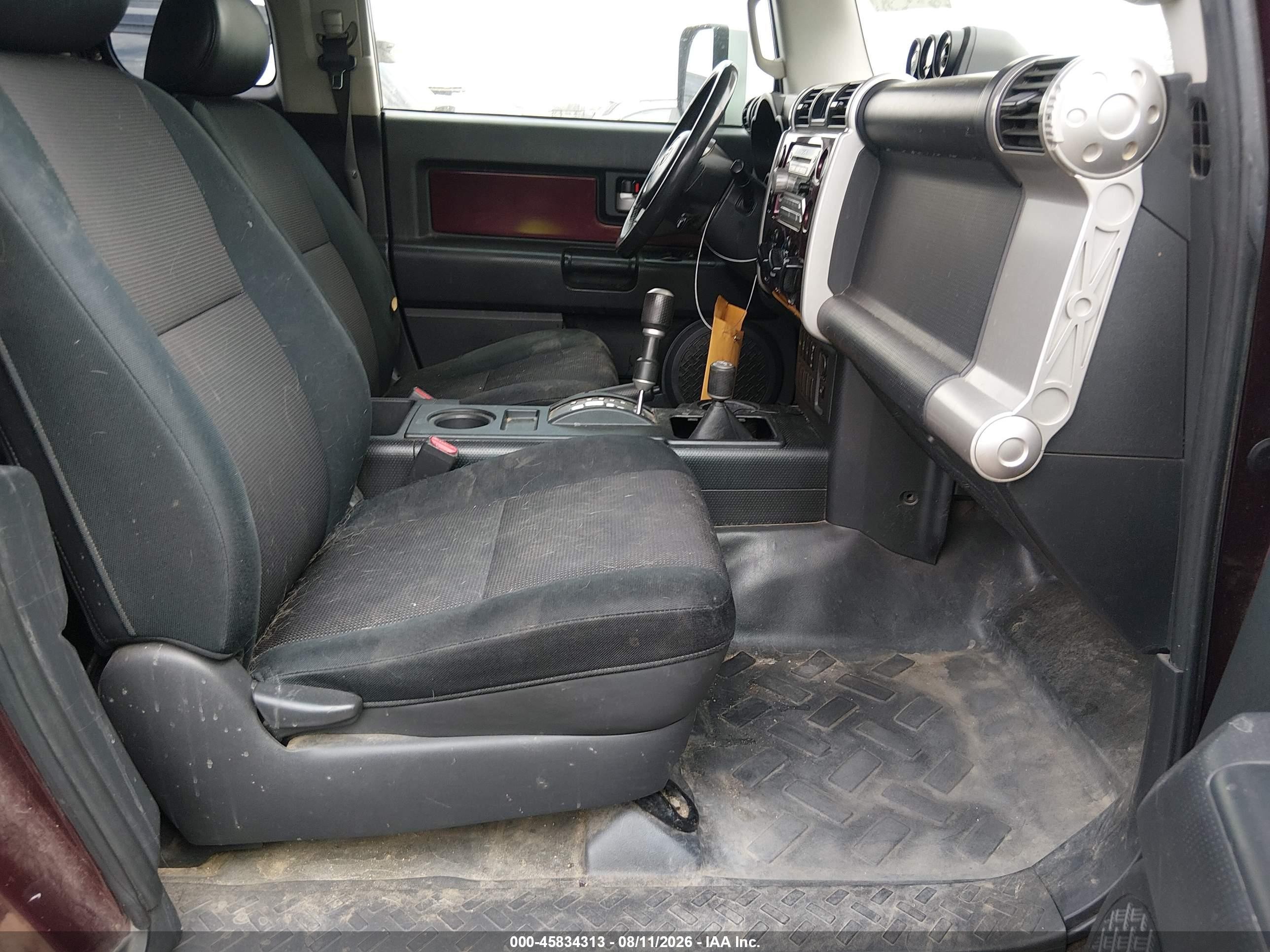 2007 Toyota Fj Cruiser   Maroon vin: JTEBU11F570021390