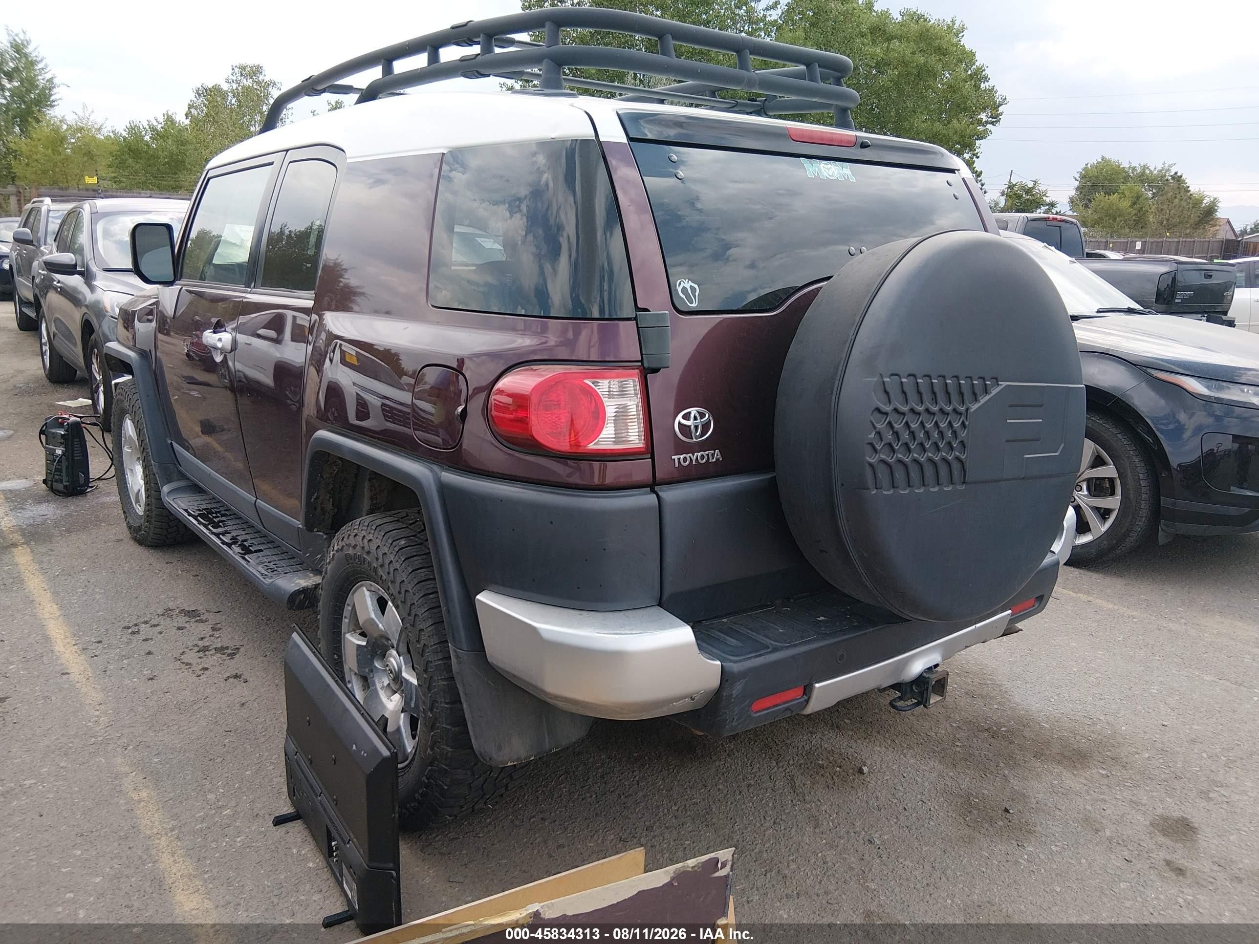 2007 Toyota Fj Cruiser   Maroon vin: JTEBU11F570021390