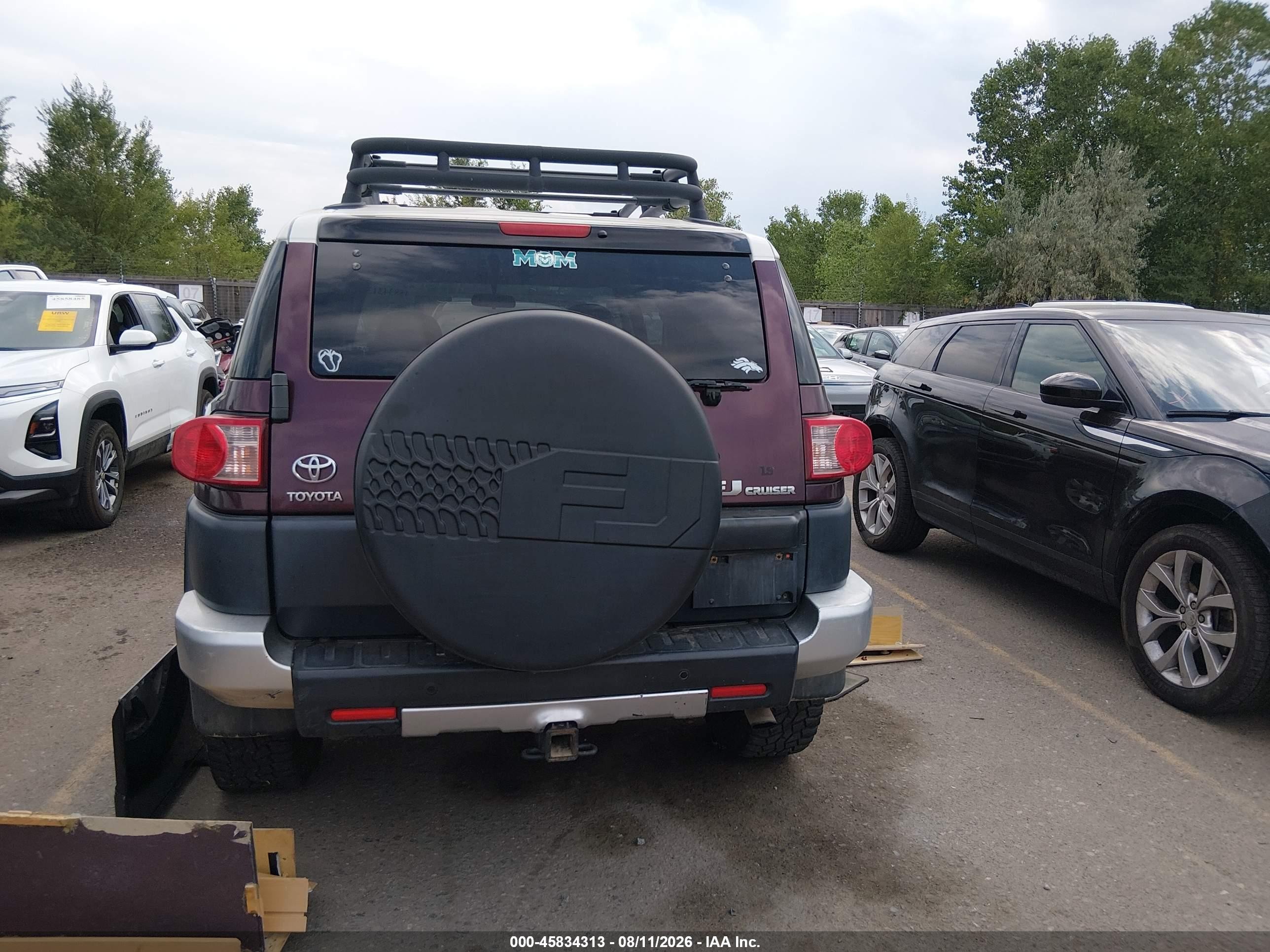 2007 Toyota Fj Cruiser   Maroon vin: JTEBU11F570021390