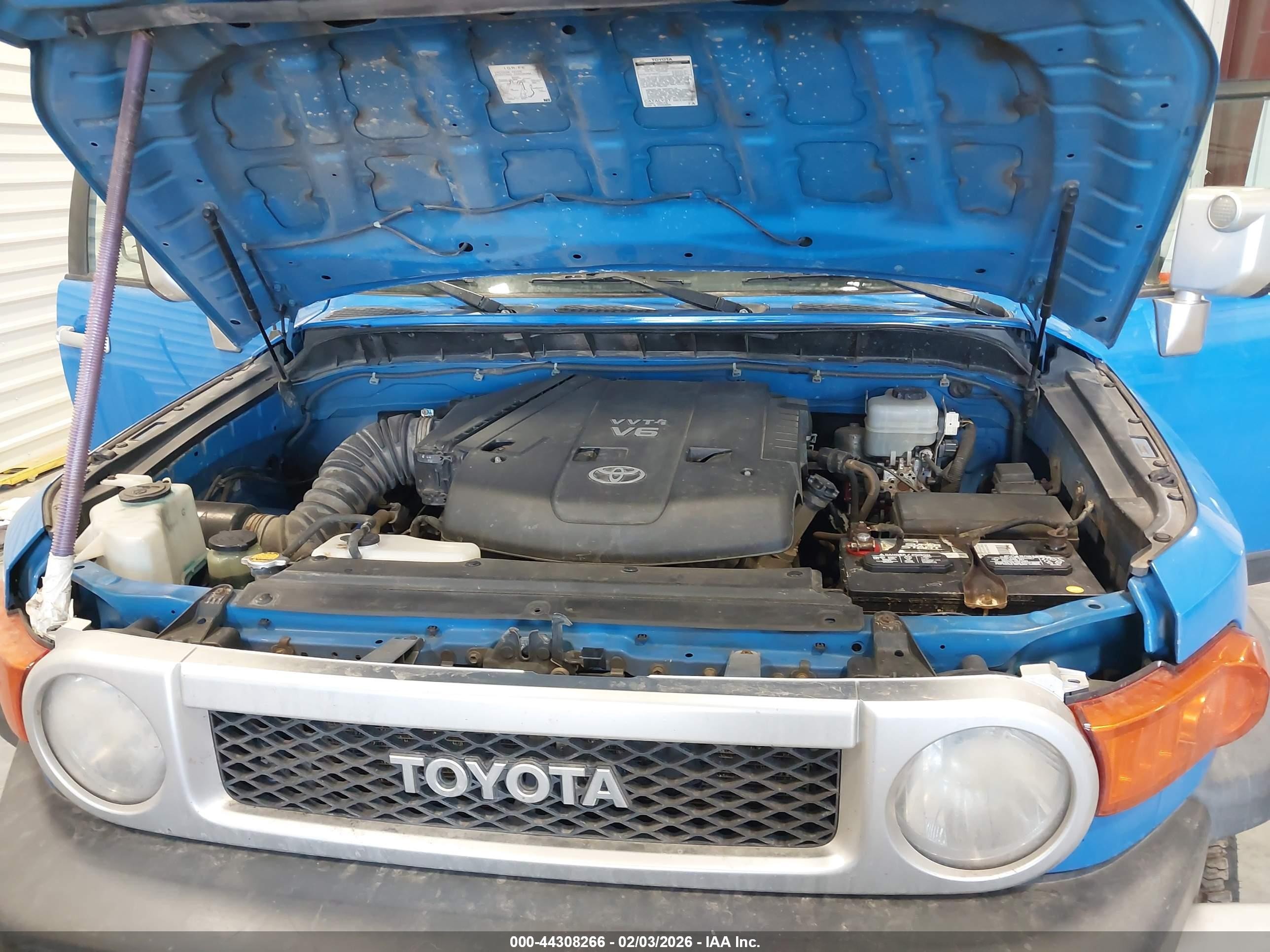 2007 Toyota Fj Cruiser   Blue vin: JTEBU11F570031515