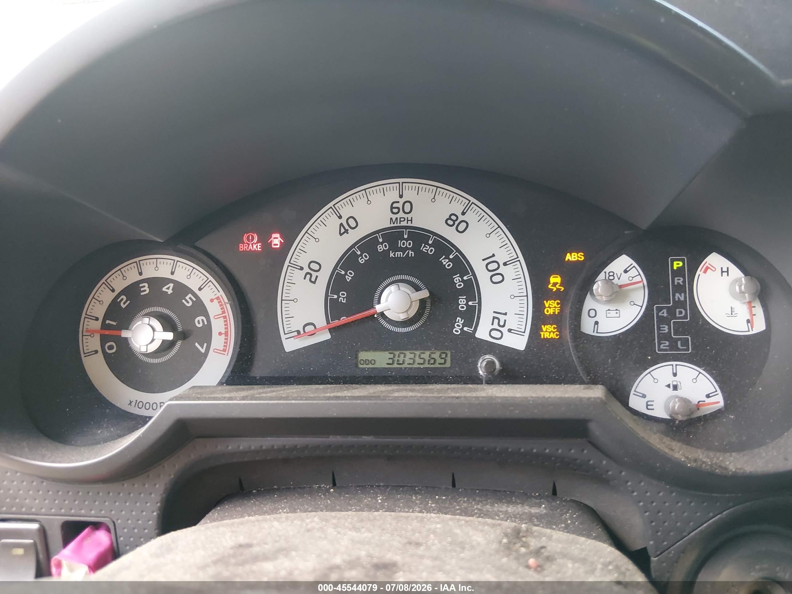 2007 Toyota Fj Cruiser   Silver vin: JTEBU11F570043664