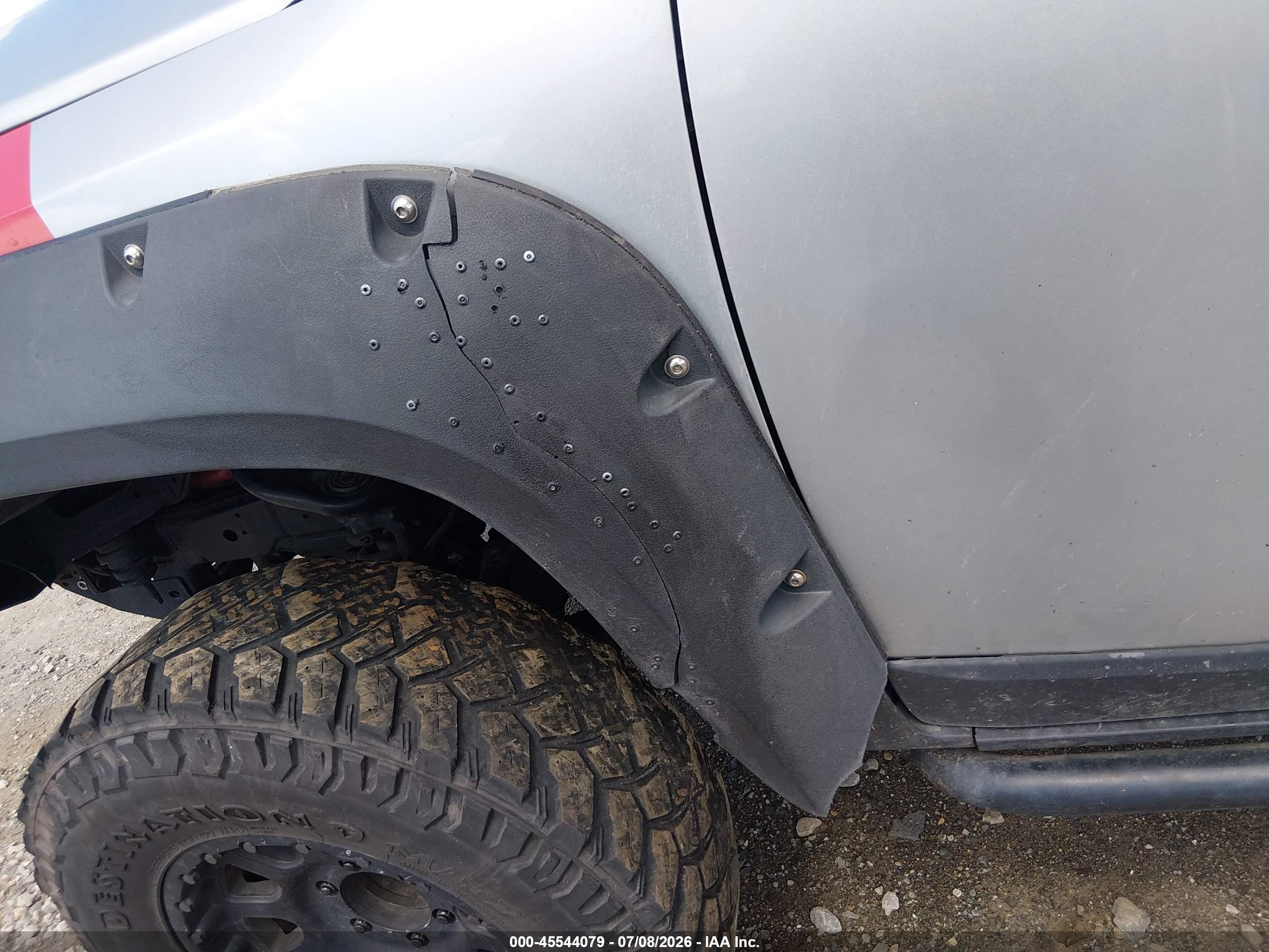 2007 Toyota Fj Cruiser   Silver vin: JTEBU11F570043664