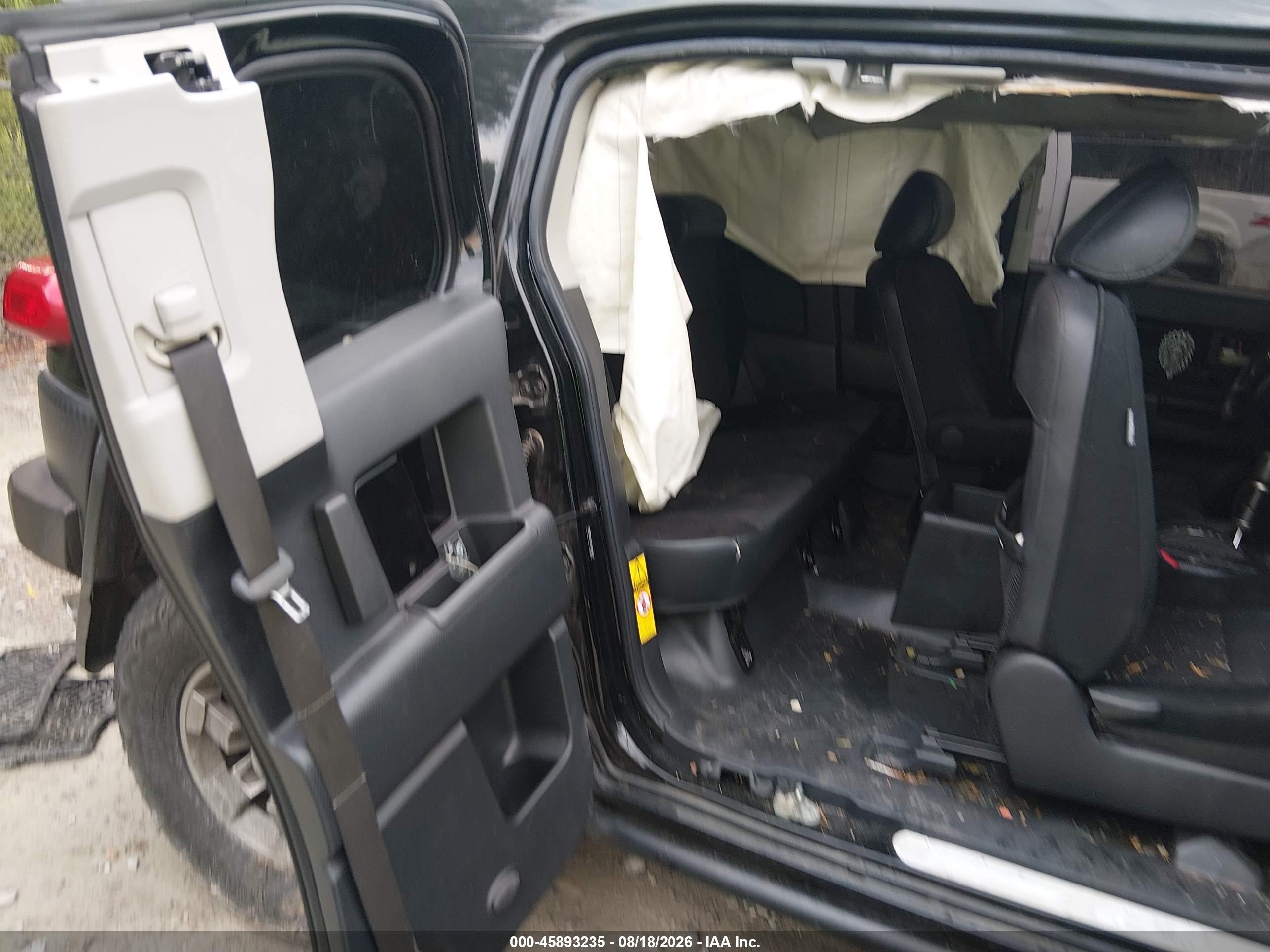 2007 Toyota Fj Cruiser   Black vin: JTEBU11F570055104